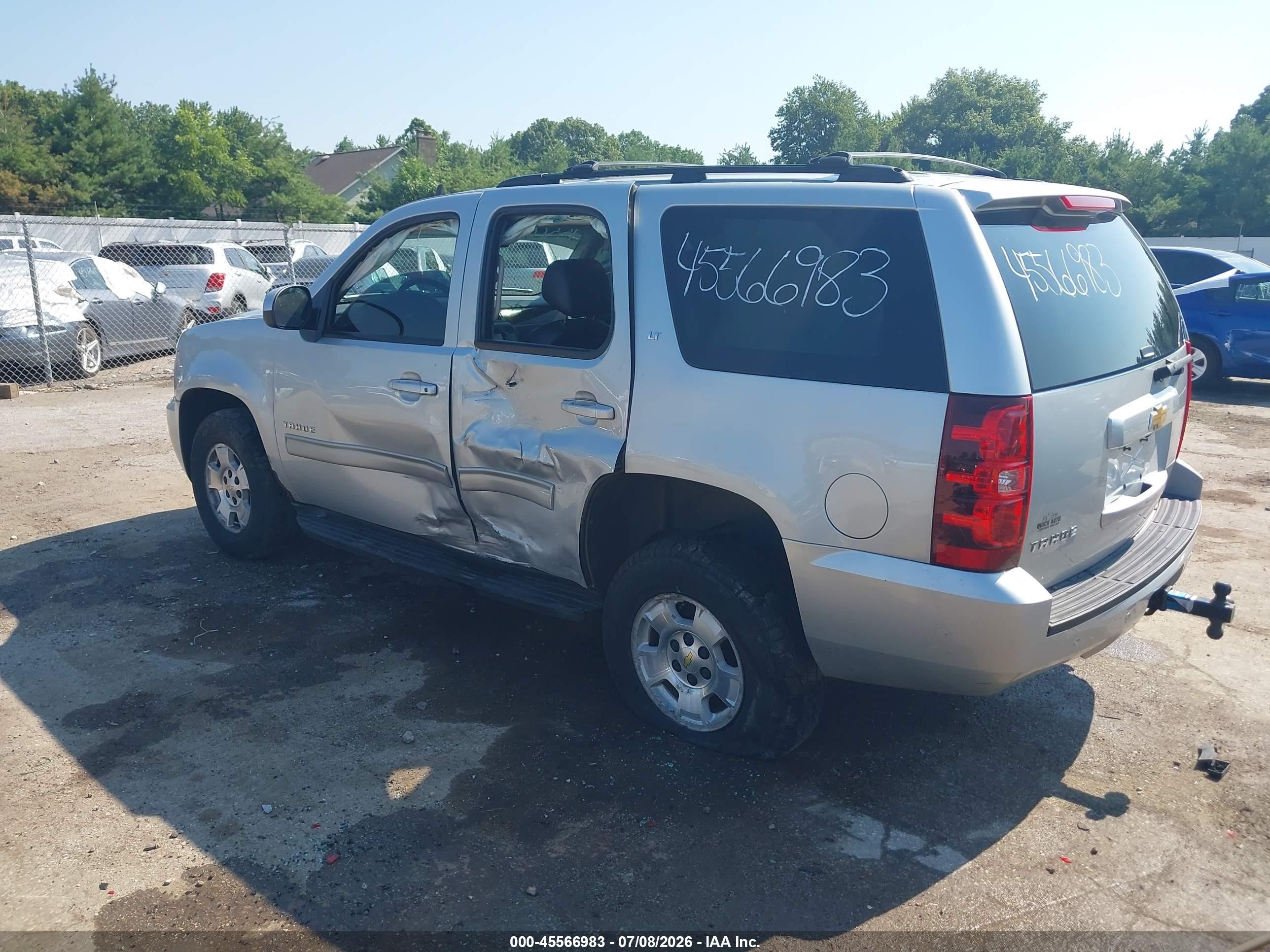 2013 Chevrolet Tahoe Lt Silver vin: 1GNSKBE08DR366725
