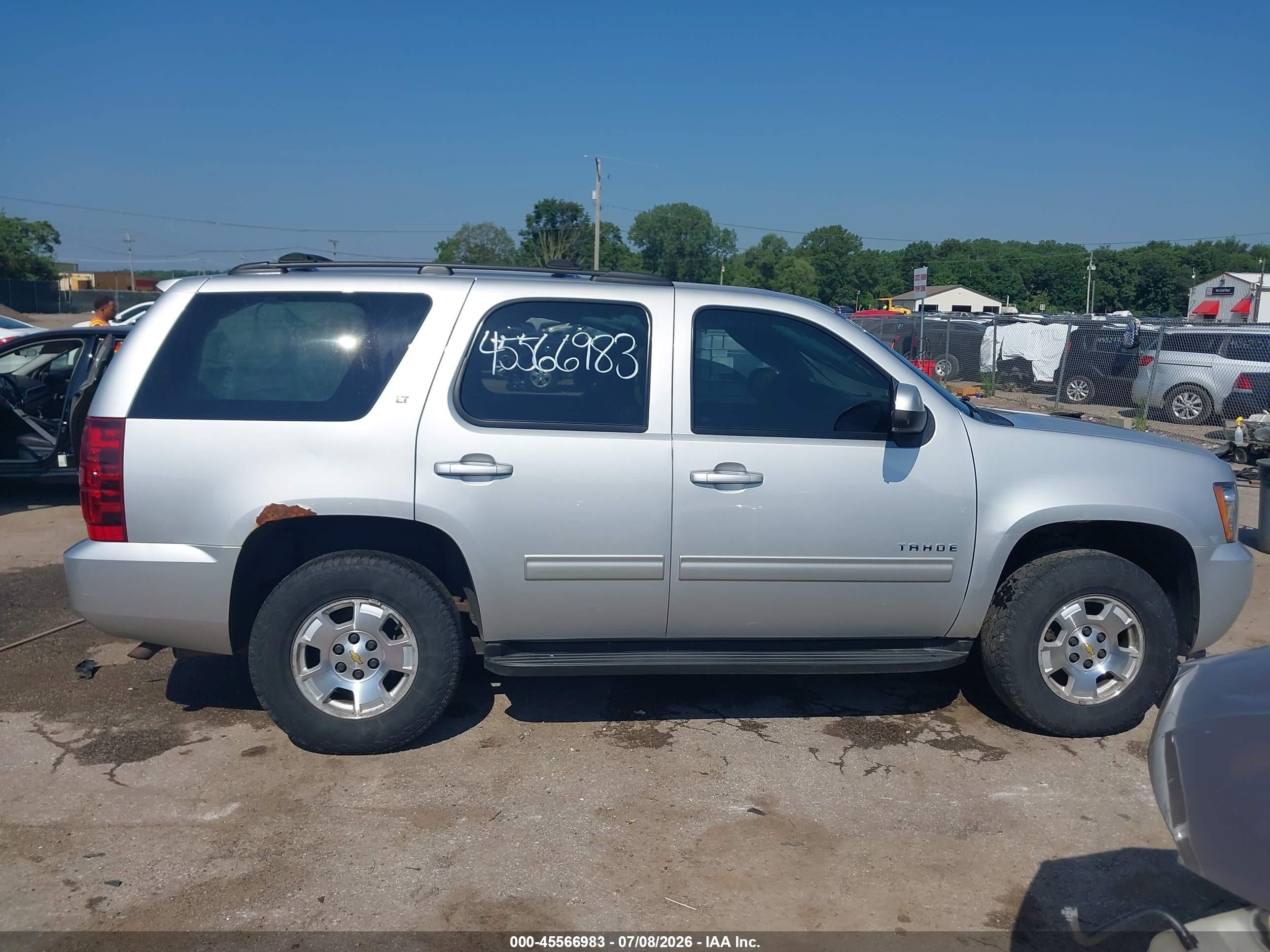 2013 Chevrolet Tahoe Lt Silver vin: 1GNSKBE08DR366725