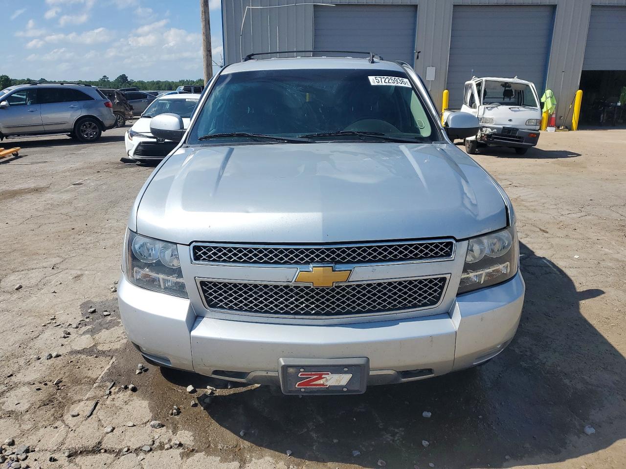 2014 Chevrolet Tahoe K1500 Lt Silver vin: 1GNSKBE08ER111848