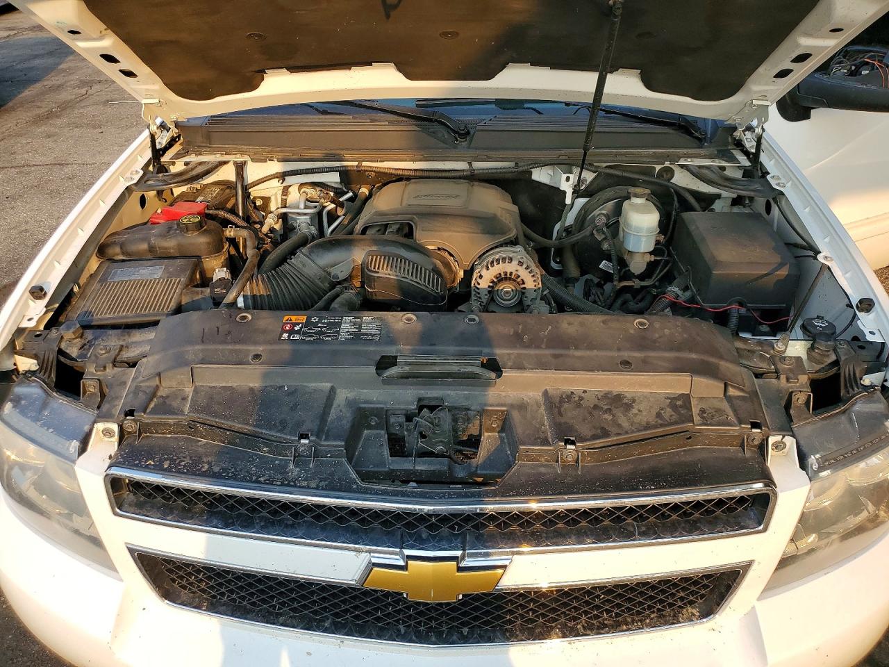 2013 Chevrolet Tahoe K1500 Lt White vin: 1GNSKBE09DR196293