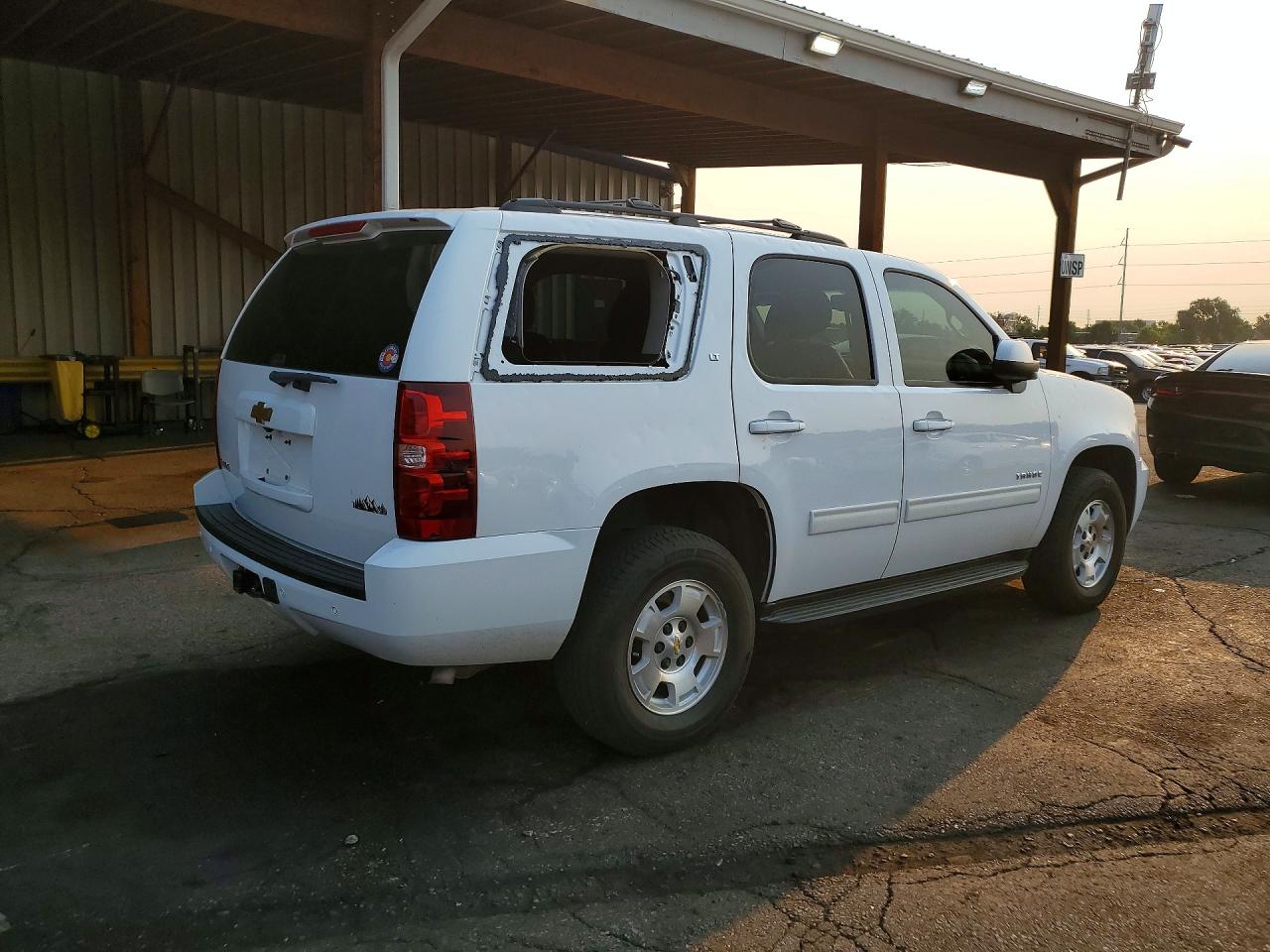 2013 Chevrolet Tahoe K1500 Lt White vin: 1GNSKBE09DR196293