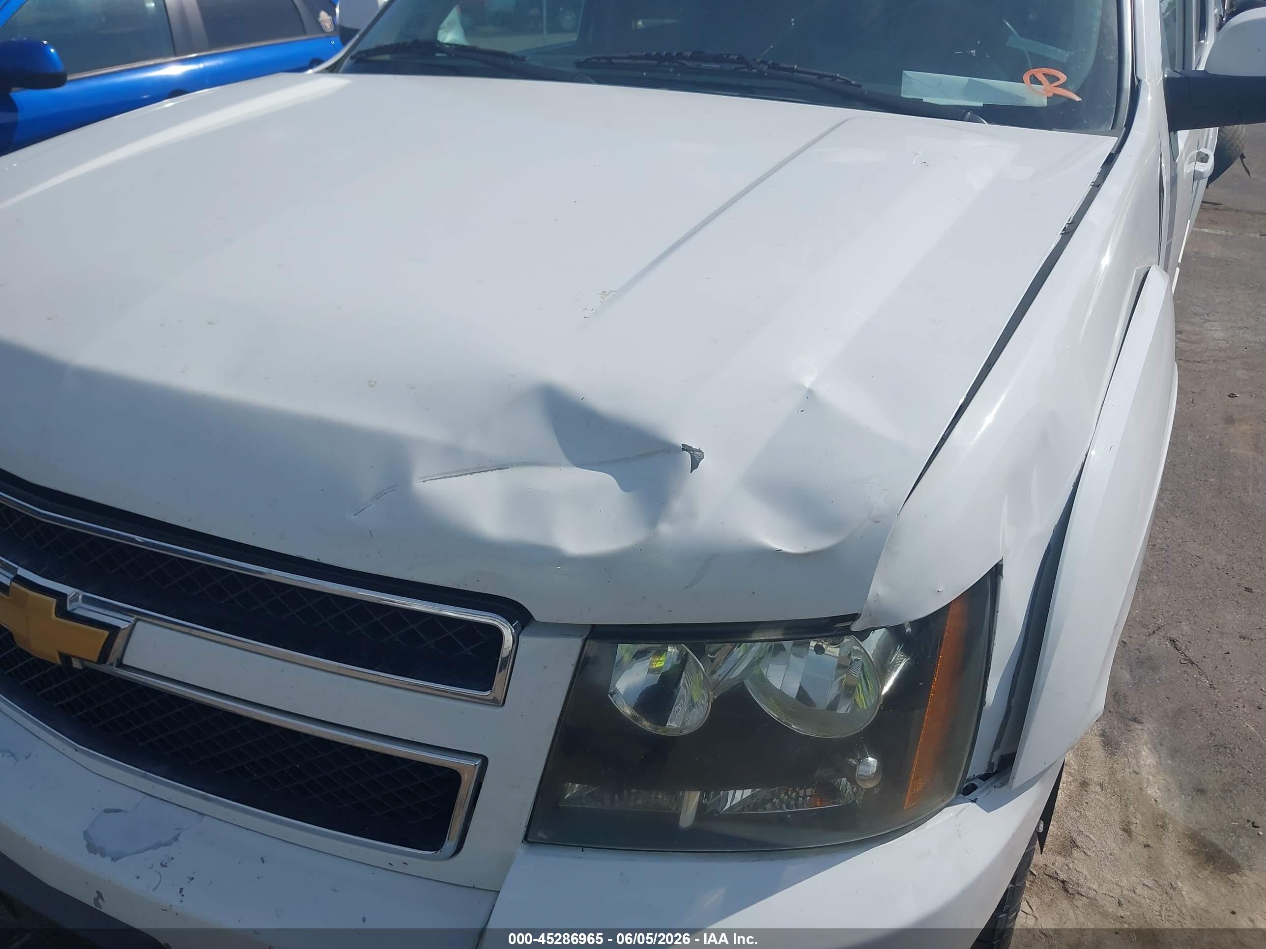 2013 Chevrolet Tahoe Lt Белый vin: 1GNSKBE09DR370623