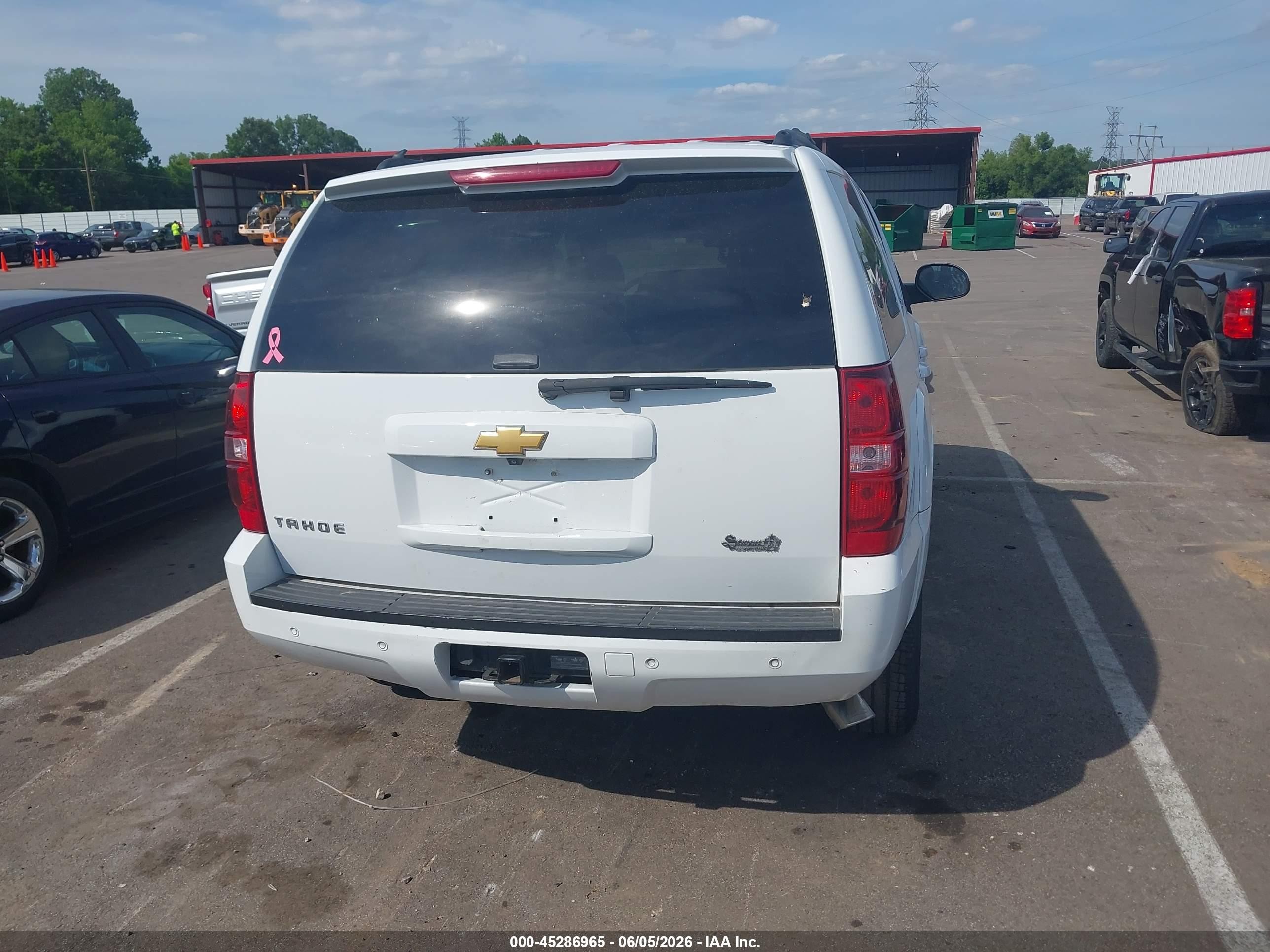 2013 Chevrolet Tahoe Lt Белый vin: 1GNSKBE09DR370623