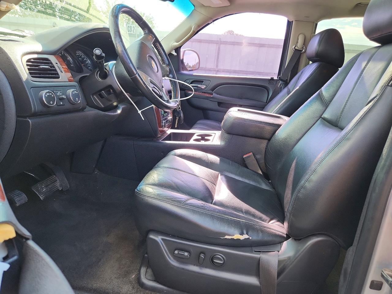 2013 Chevrolet Tahoe K1500 Lt Silver vin: 1GNSKBE0XDR337937