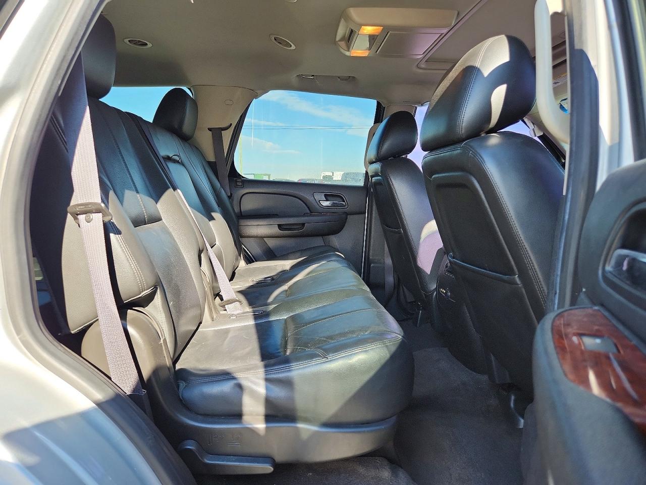 2013 Chevrolet Tahoe K1500 Lt Silver vin: 1GNSKBE0XDR337937