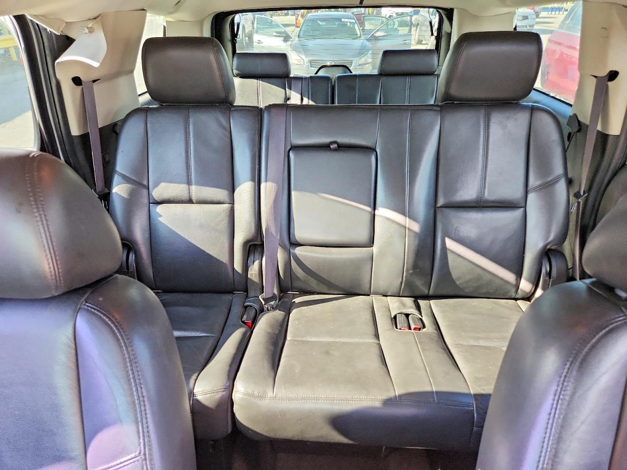 2013 Chevrolet Tahoe K1500 Lt Silver vin: 1GNSKBE0XDR337937