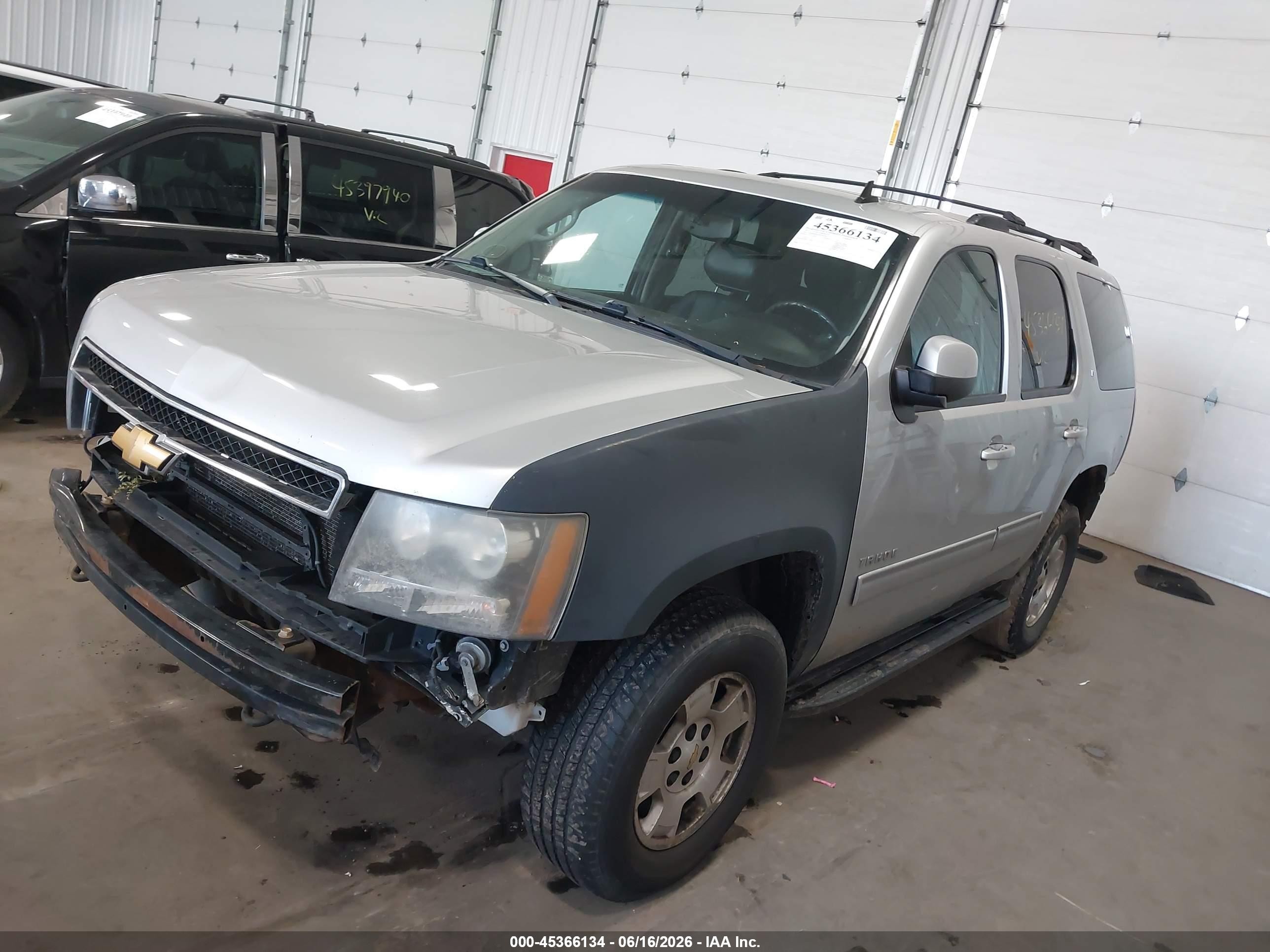 2013 Chevrolet Tahoe Lt Серебряный vin: 1GNSKBE0XDR349778