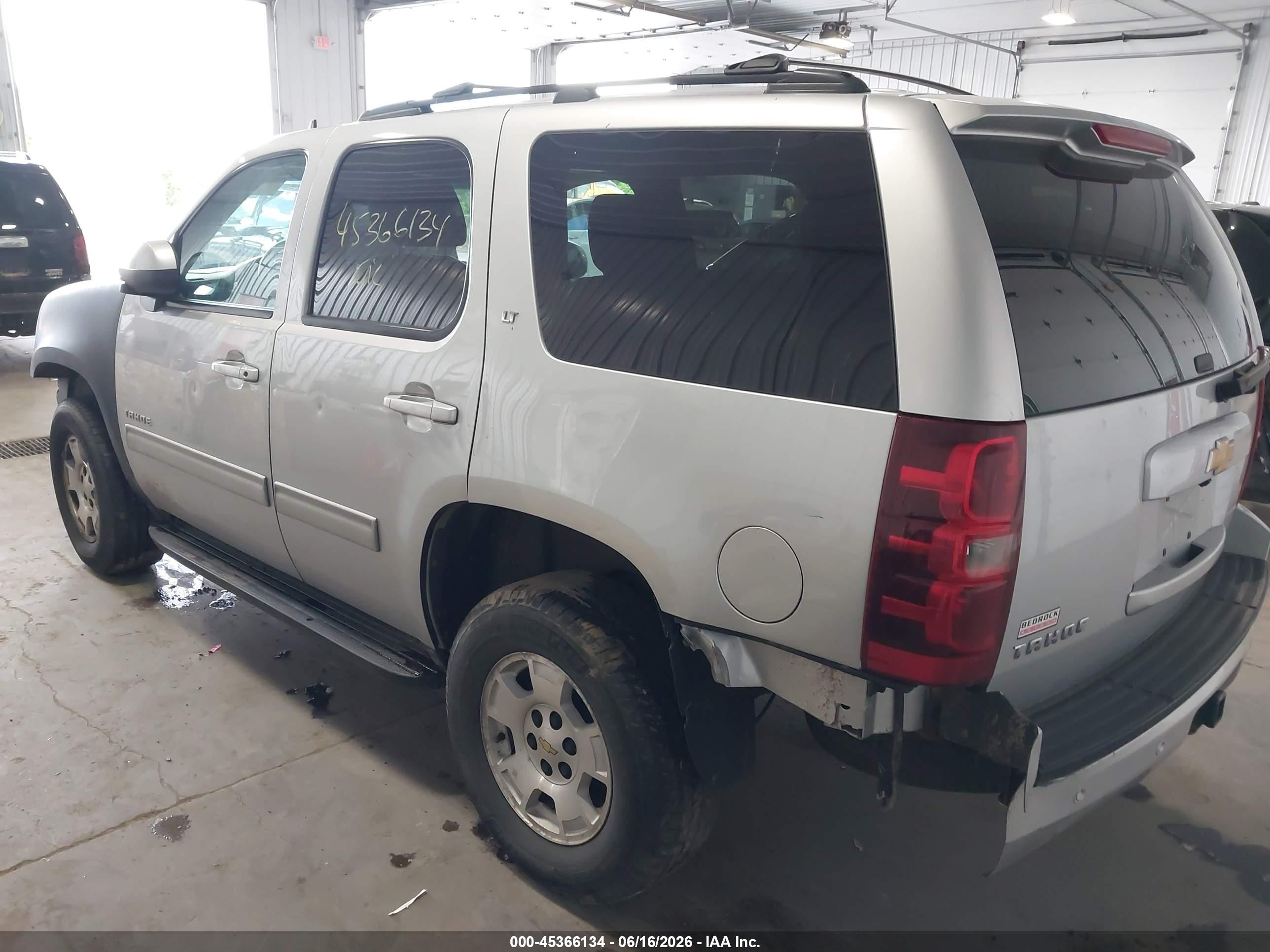 2013 Chevrolet Tahoe Lt Серебряный vin: 1GNSKBE0XDR349778