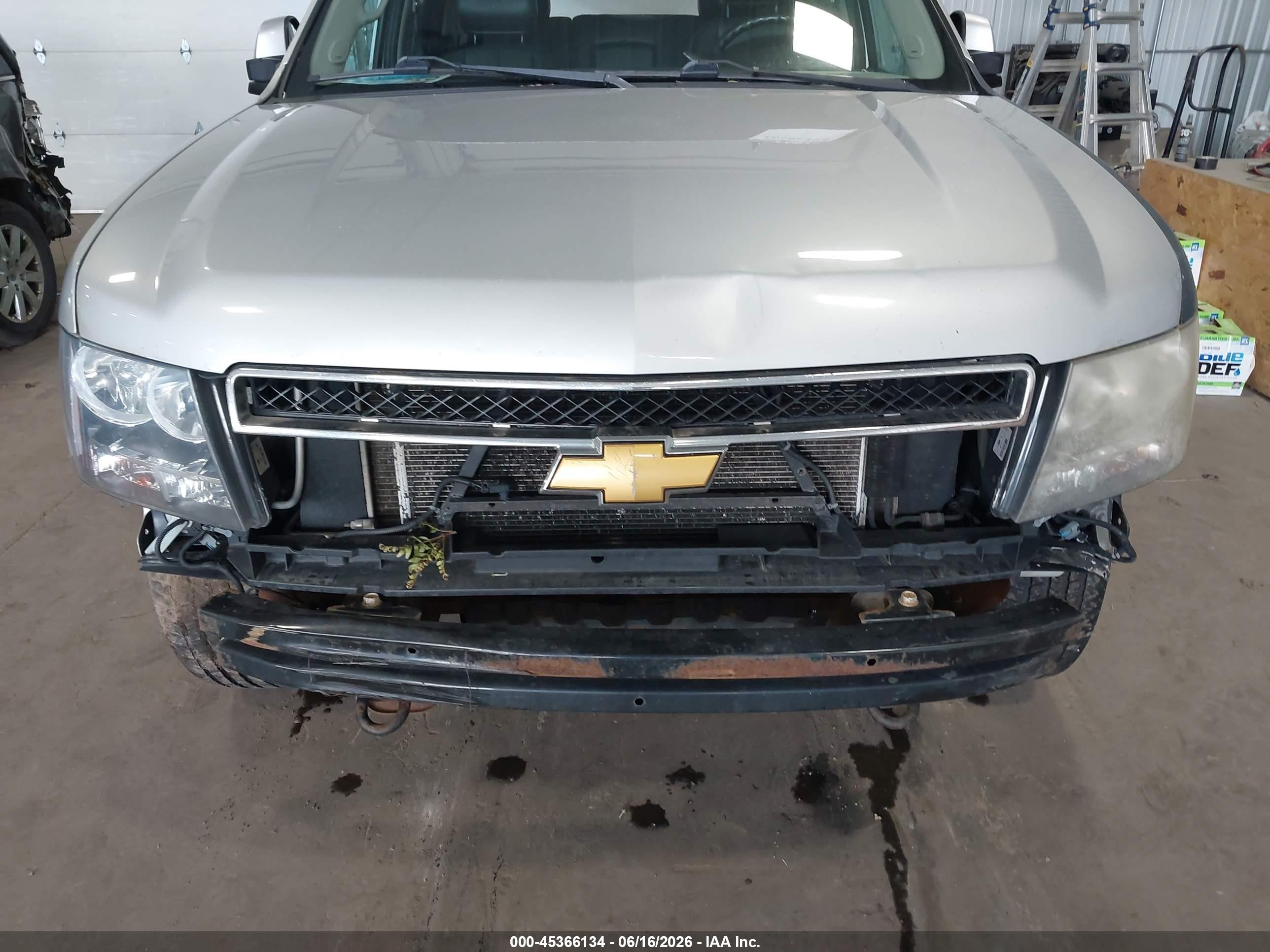 2013 Chevrolet Tahoe Lt Серебряный vin: 1GNSKBE0XDR349778