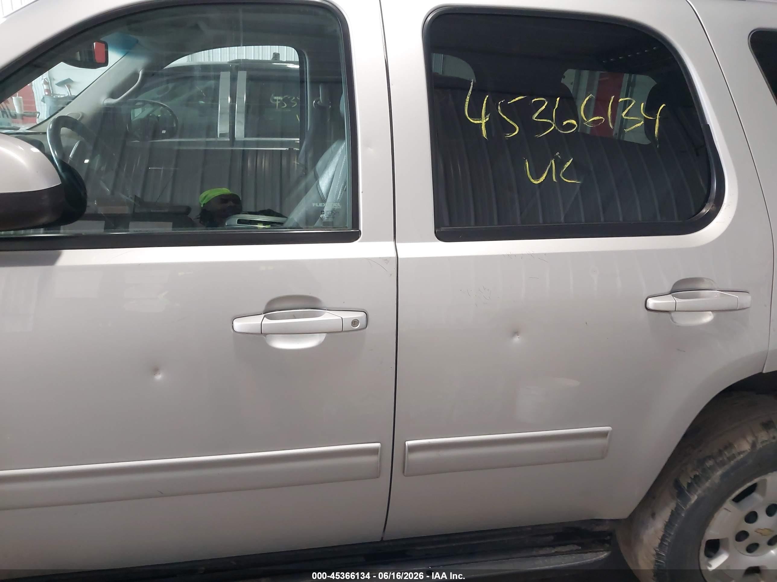 2013 Chevrolet Tahoe Lt Серебряный vin: 1GNSKBE0XDR349778