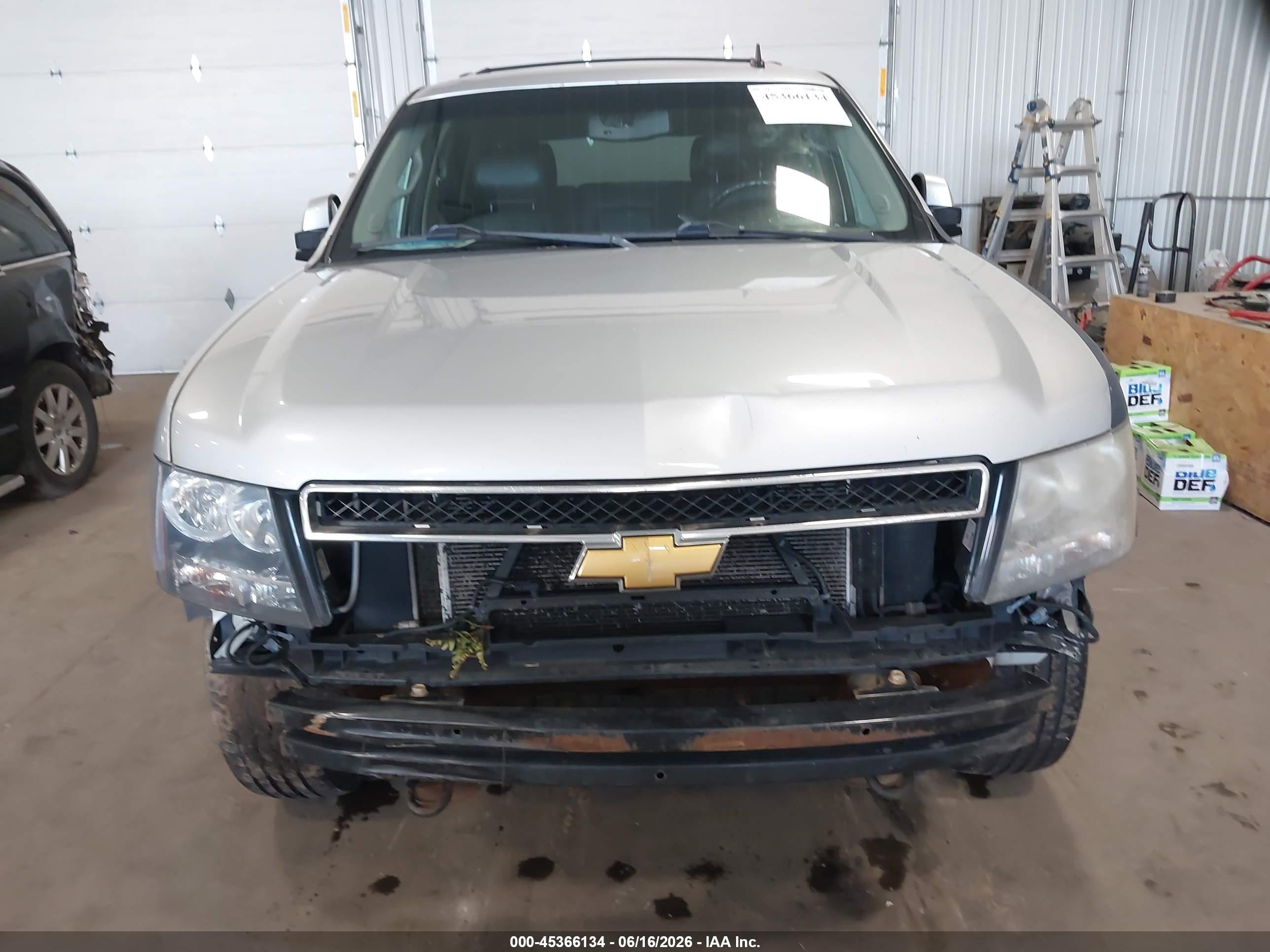 2013 Chevrolet Tahoe Lt Серебряный vin: 1GNSKBE0XDR349778