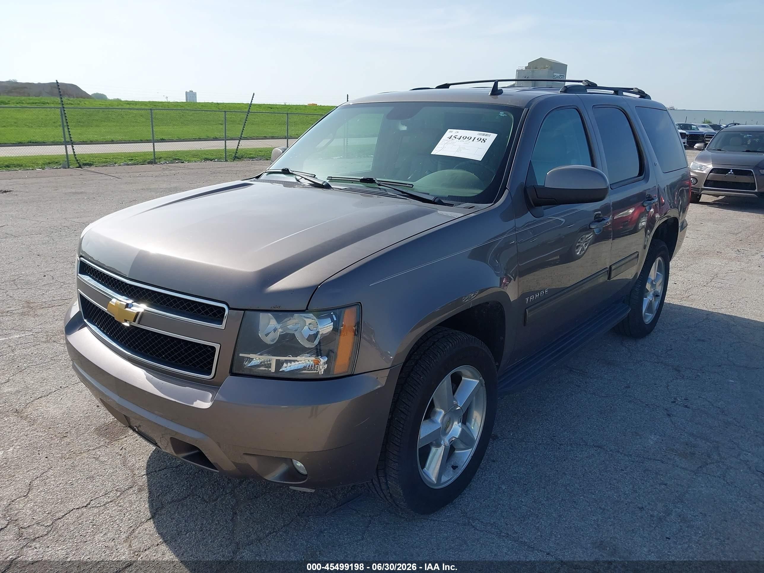 2013 Chevrolet Tahoe Lt Gray vin: 1GNSKBE0XDR366032