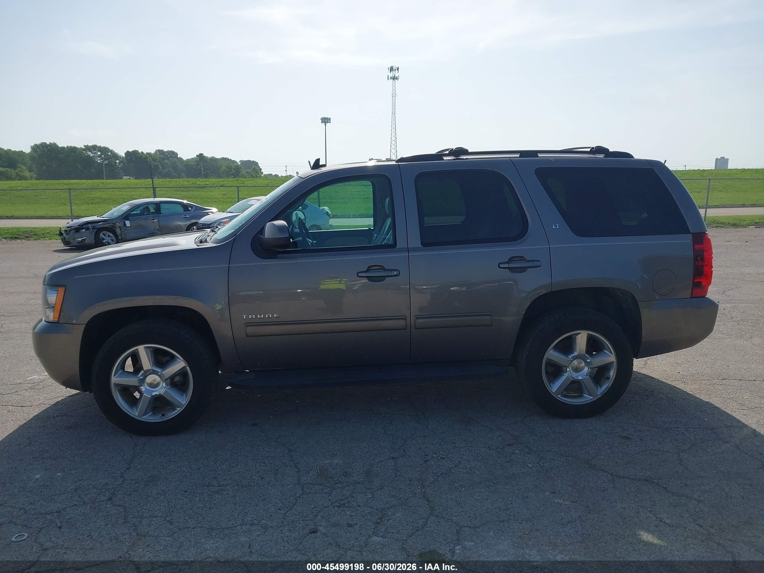 2013 Chevrolet Tahoe Lt Gray vin: 1GNSKBE0XDR366032