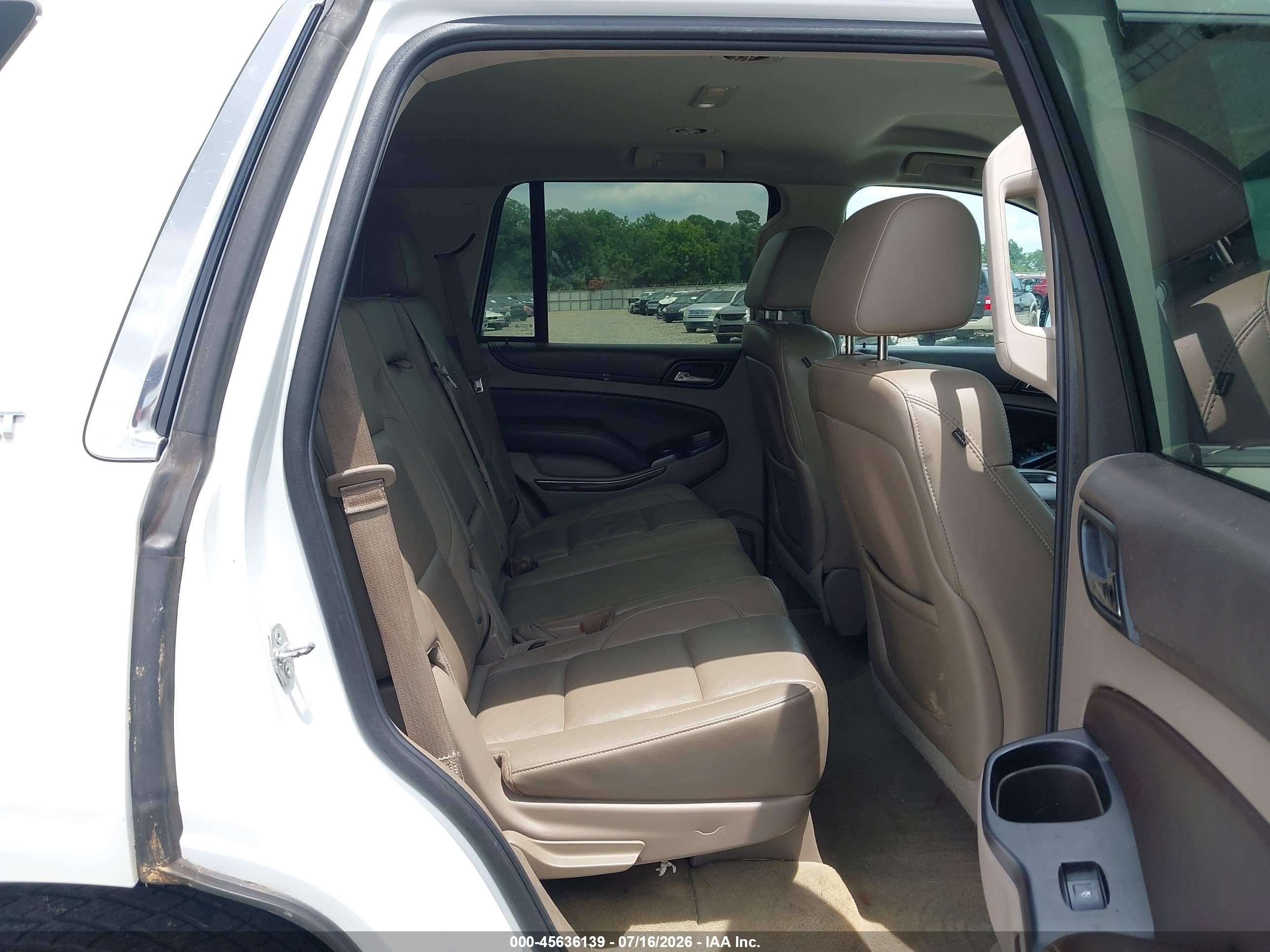 2015 Chevrolet Tahoe Lt White vin: 1GNSKBKC0FR554916