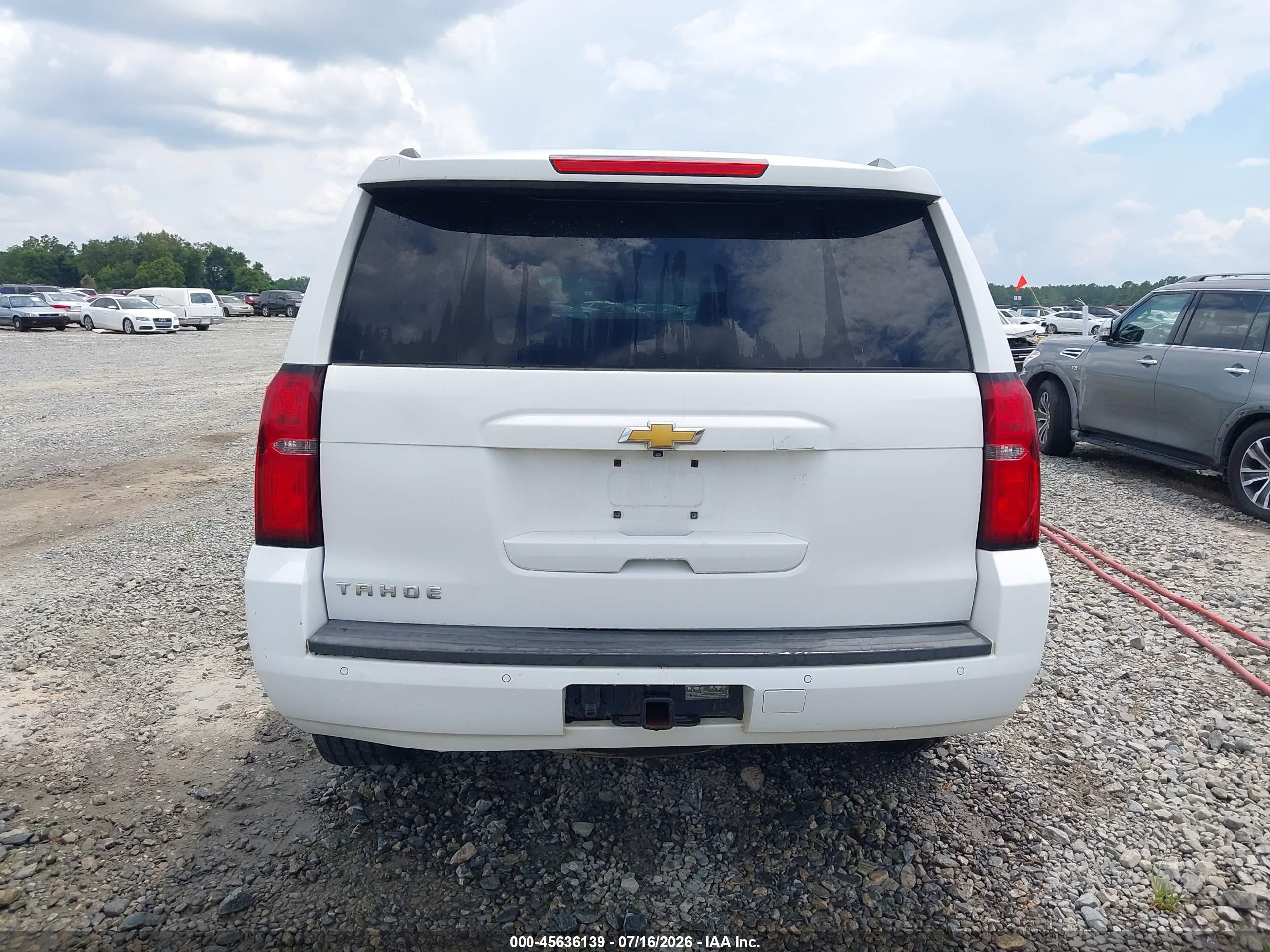 2015 Chevrolet Tahoe Lt White vin: 1GNSKBKC0FR554916
