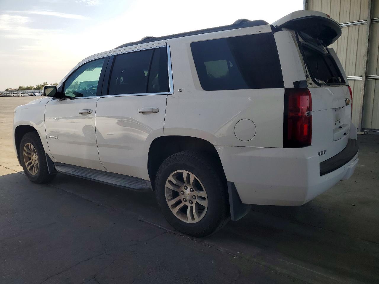 2015 Chevrolet Tahoe K1500 Lt White vin: 1GNSKBKC0FR604861