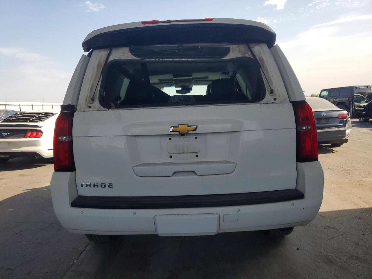 2015 Chevrolet Tahoe K1500 Lt White vin: 1GNSKBKC0FR604861
