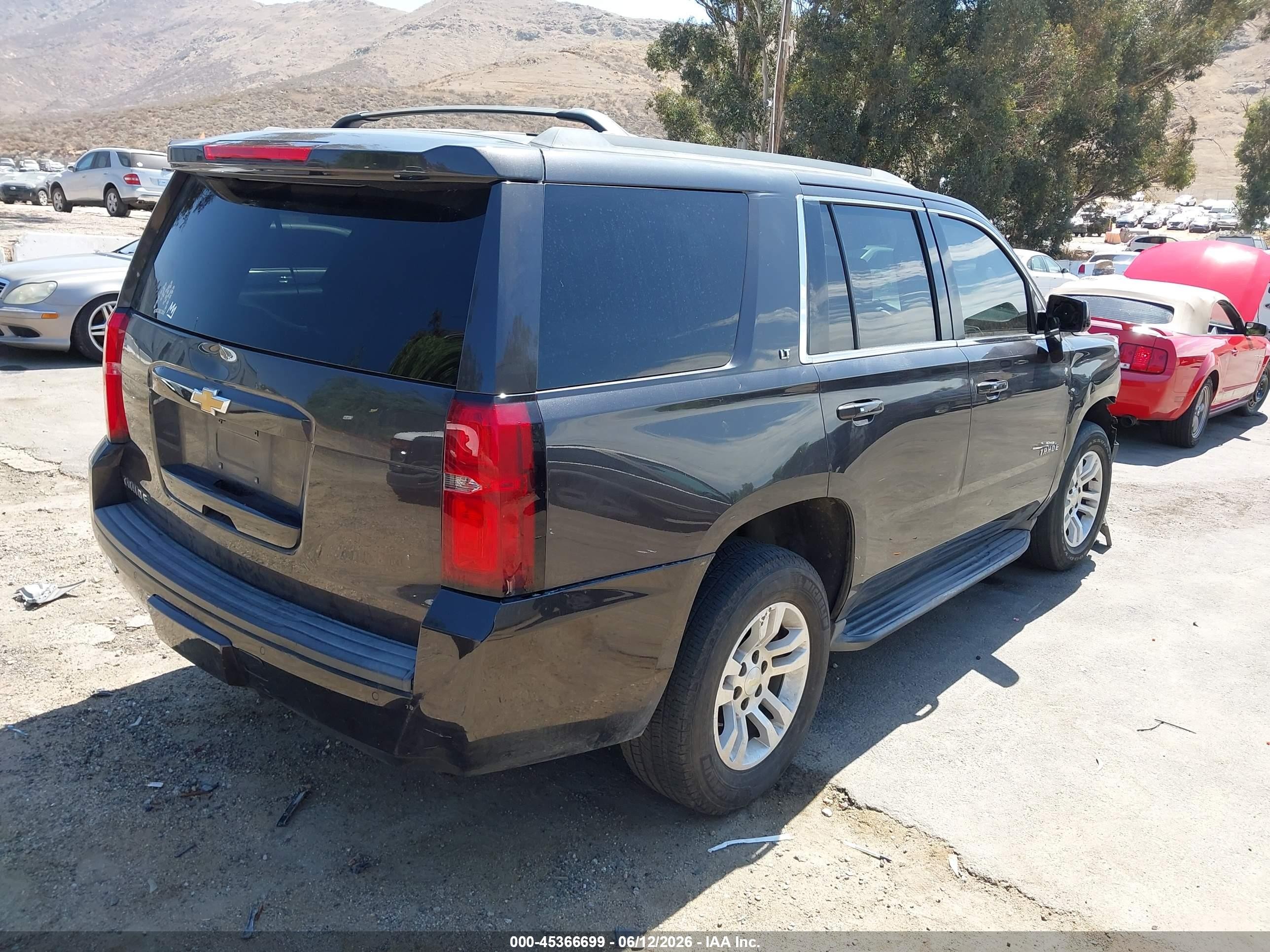 2015 Chevrolet Tahoe Lt Серый vin: 1GNSKBKC1FR103963