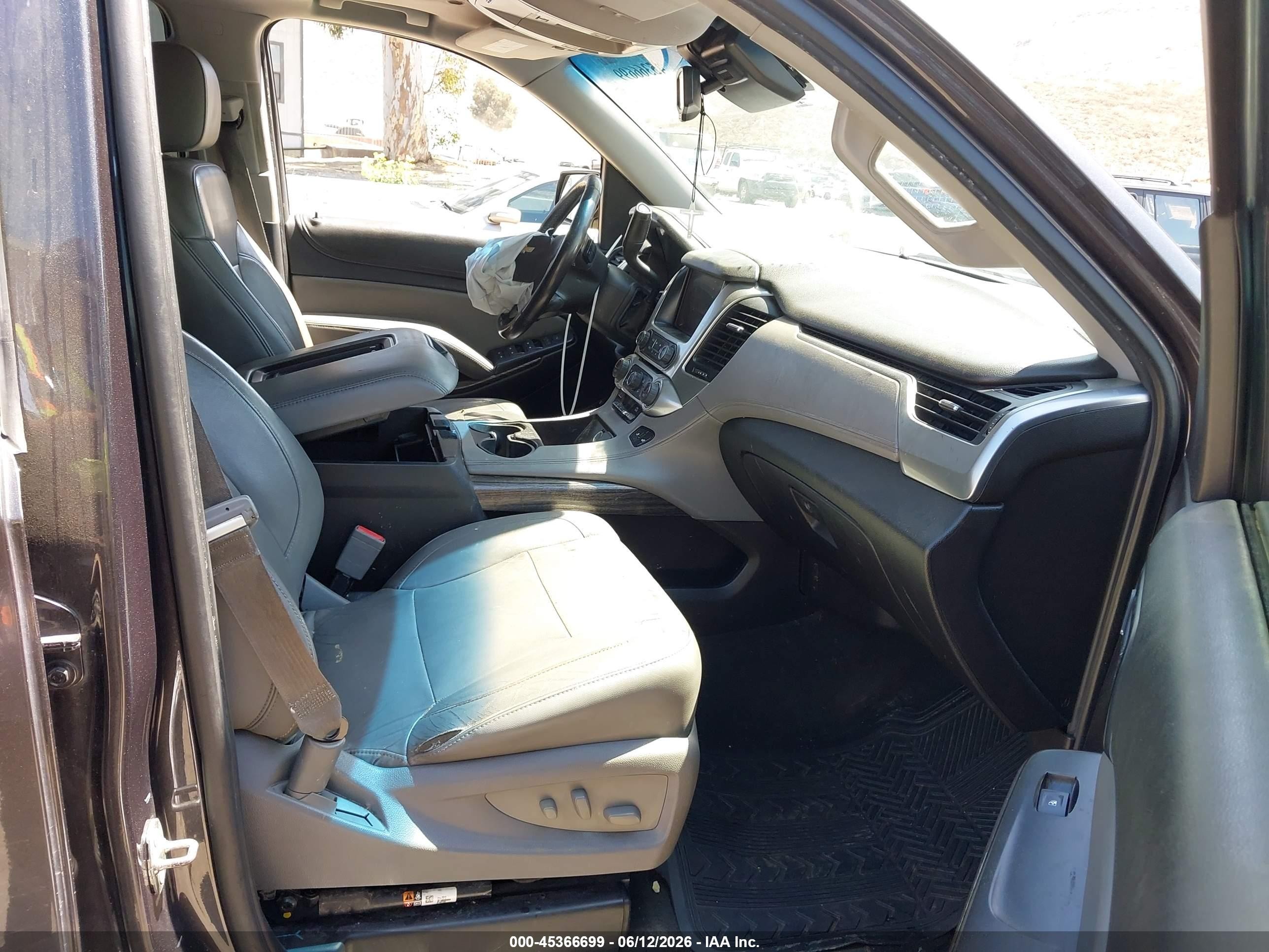 2015 Chevrolet Tahoe Lt Серый vin: 1GNSKBKC1FR103963