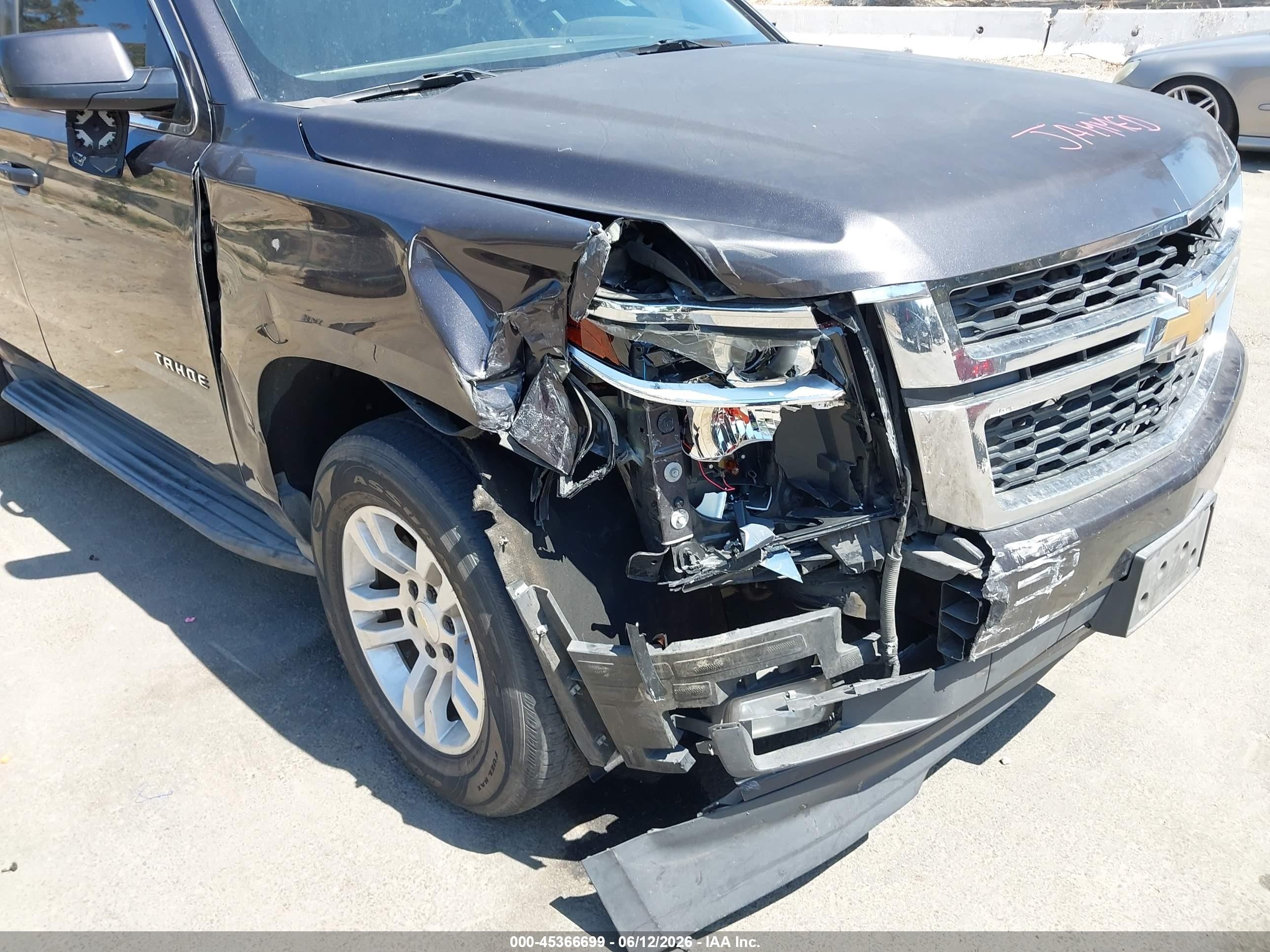 2015 Chevrolet Tahoe Lt Серый vin: 1GNSKBKC1FR103963