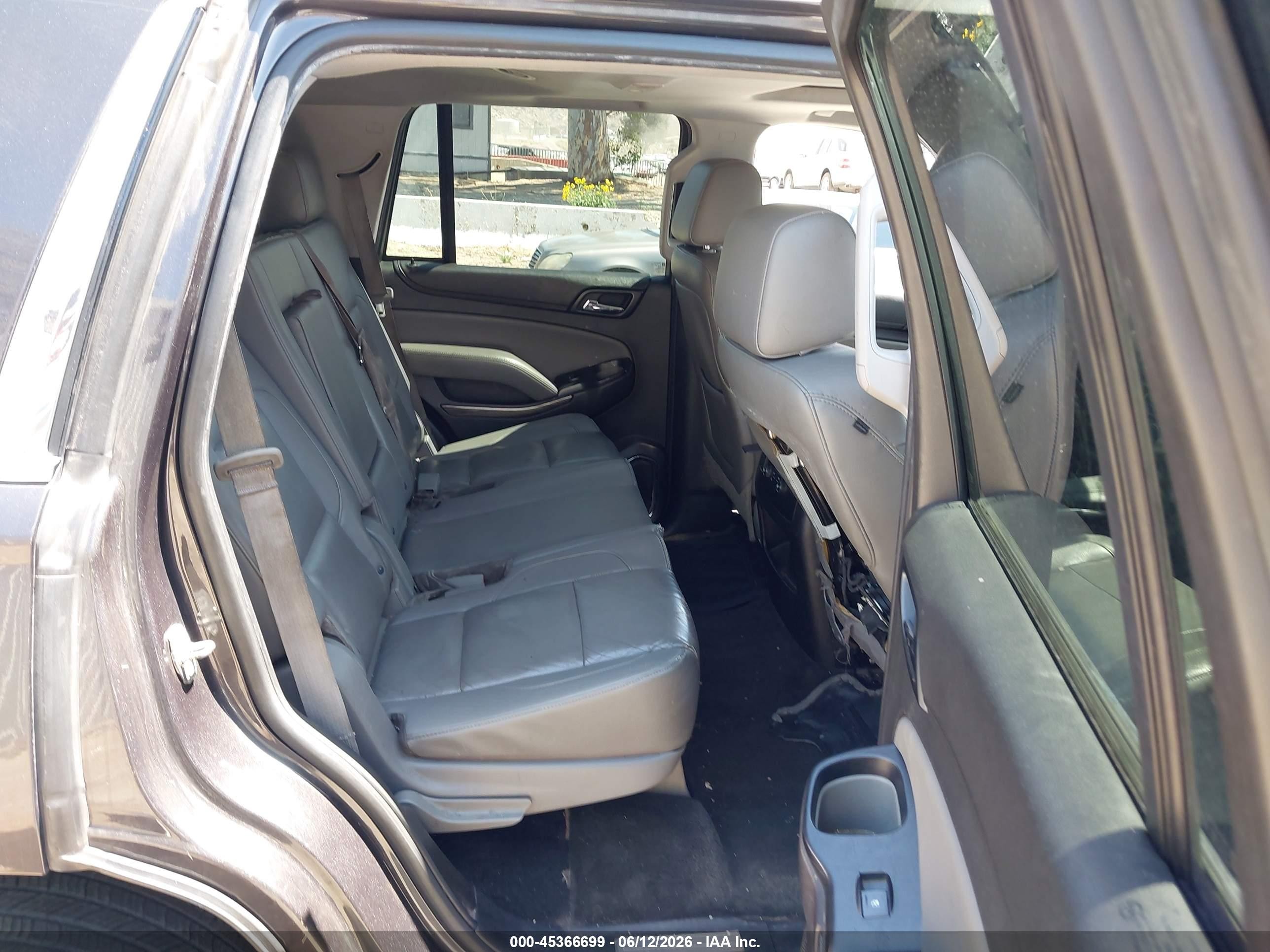 2015 Chevrolet Tahoe Lt Серый vin: 1GNSKBKC1FR103963