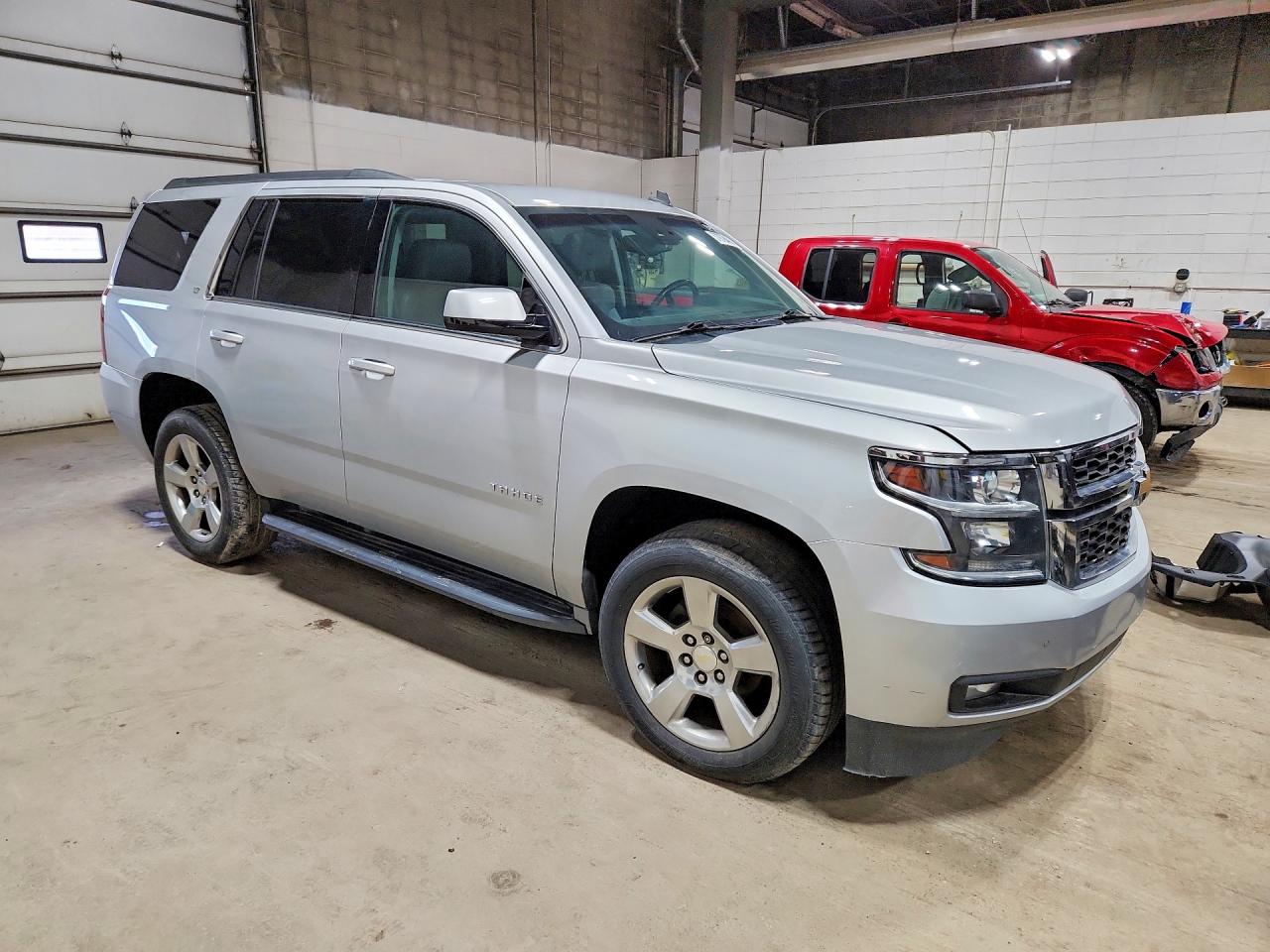 2015 Chevrolet Tahoe K1500 Lt Серебряный vin: 1GNSKBKC1FR118379