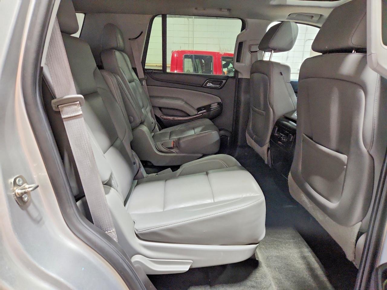 2015 Chevrolet Tahoe K1500 Lt Серебряный vin: 1GNSKBKC1FR118379