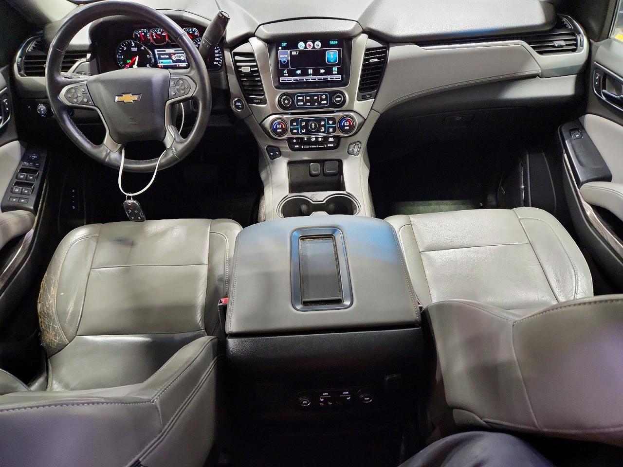 2015 Chevrolet Tahoe K1500 Lt Серебряный vin: 1GNSKBKC1FR118379