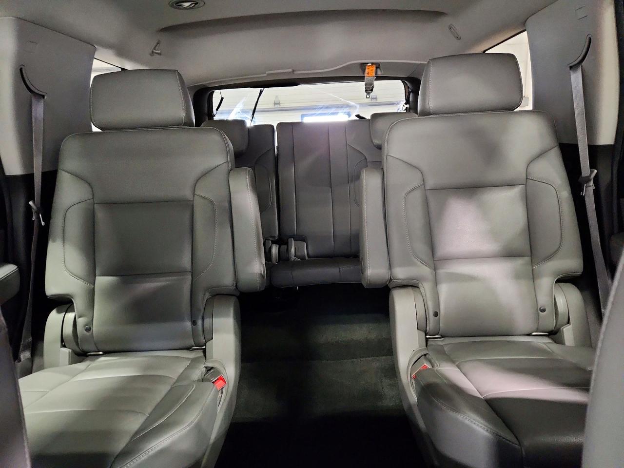 2015 Chevrolet Tahoe K1500 Lt Серебряный vin: 1GNSKBKC1FR118379