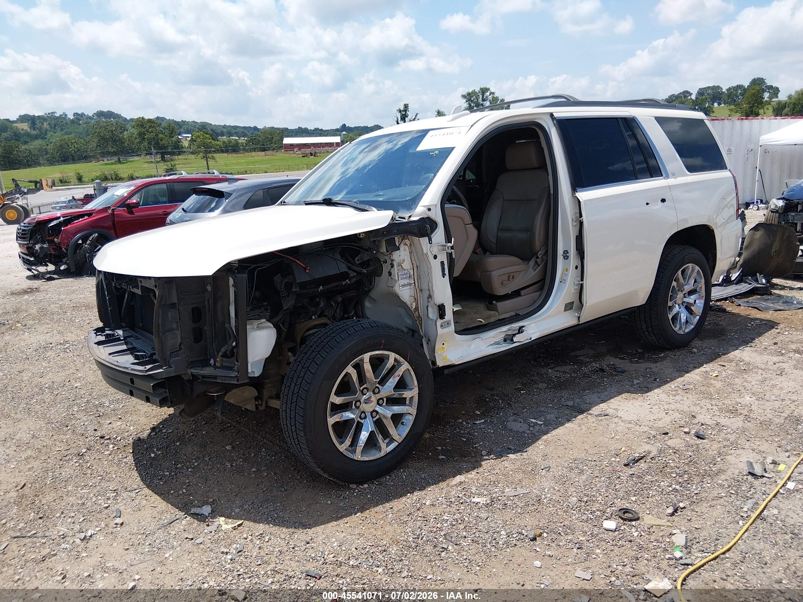2015 Chevrolet Tahoe Lt White vin: 1GNSKBKC1FR502047