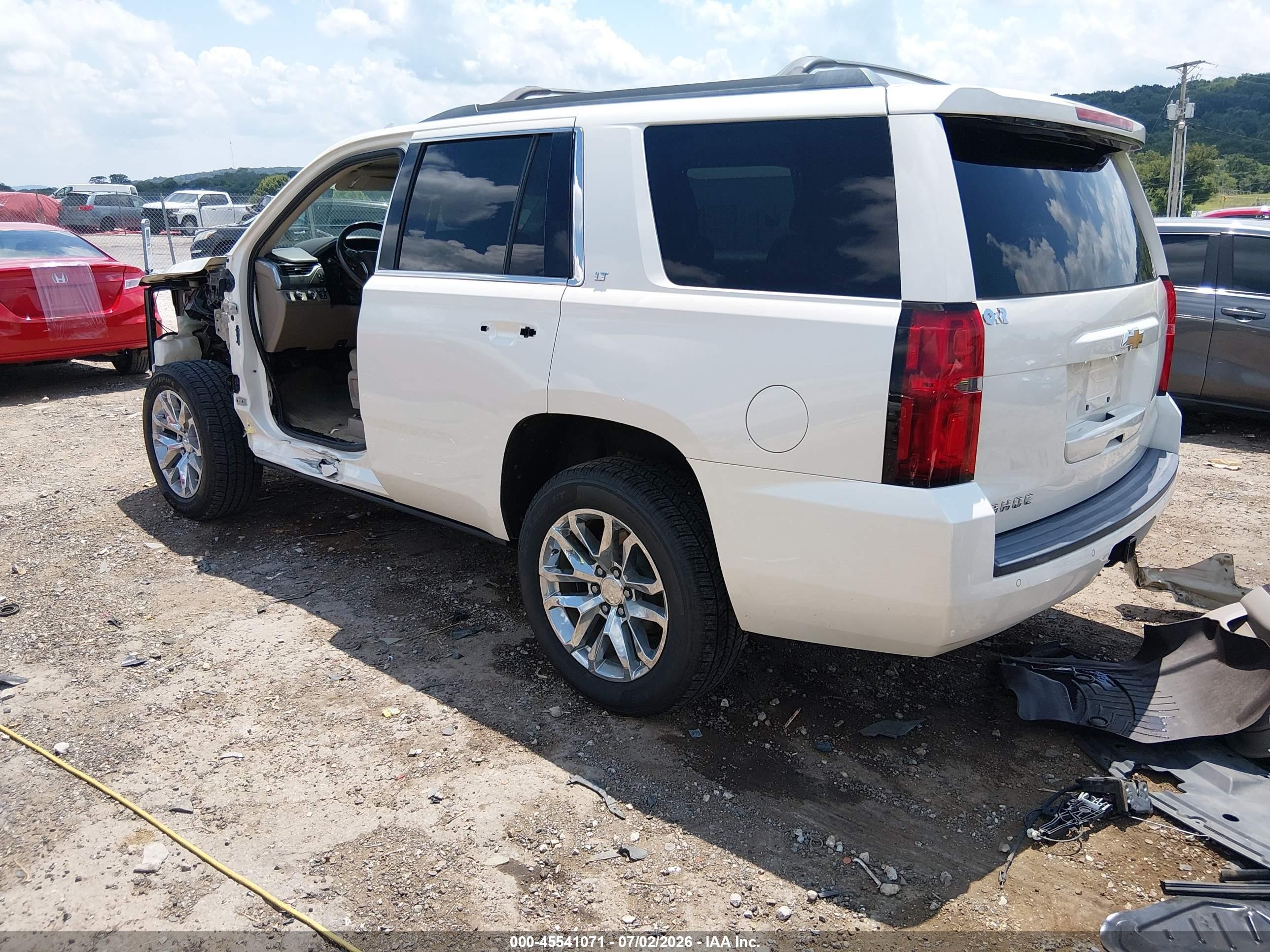 2015 Chevrolet Tahoe Lt White vin: 1GNSKBKC1FR502047