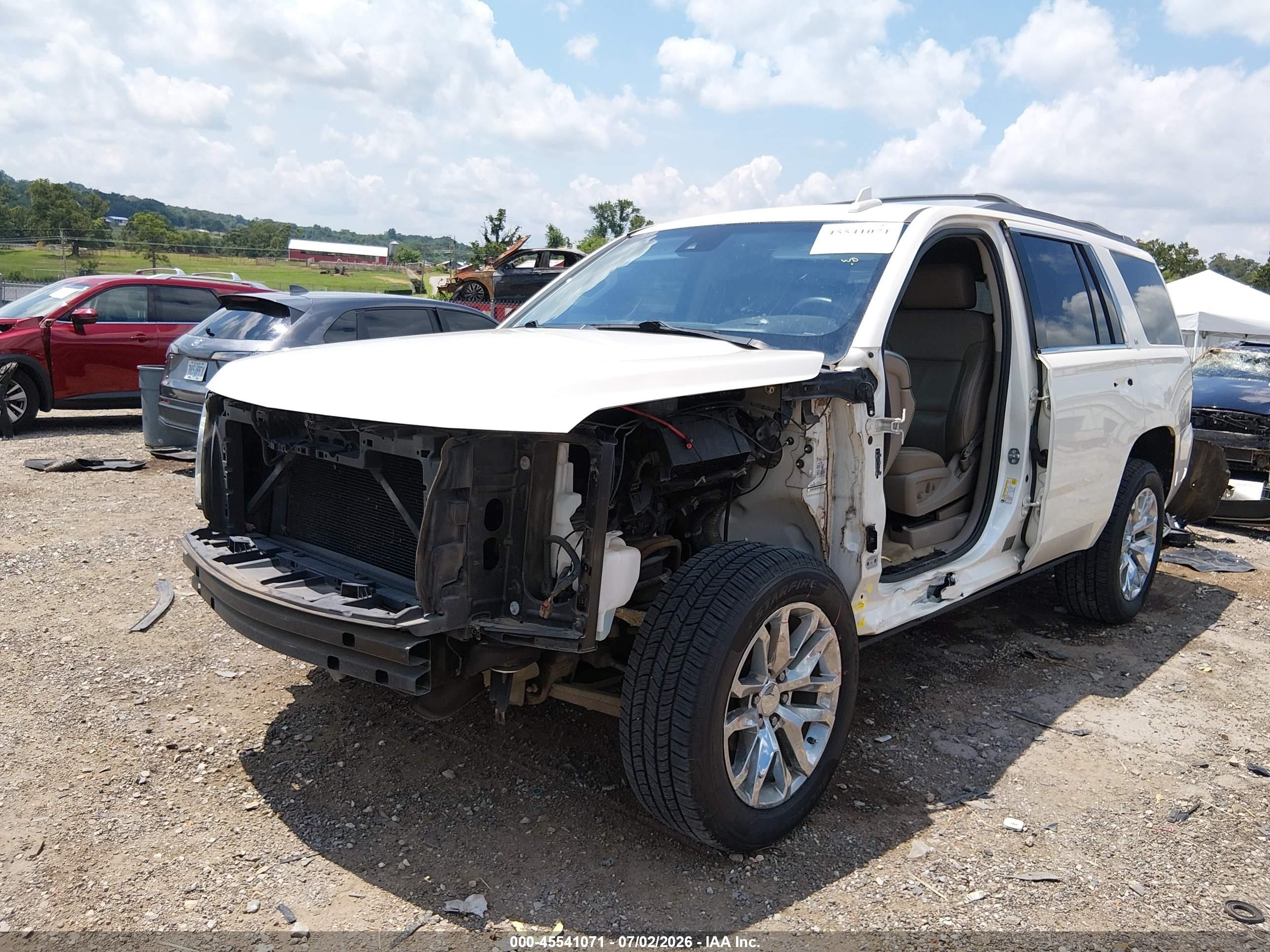 2015 Chevrolet Tahoe Lt White vin: 1GNSKBKC1FR502047