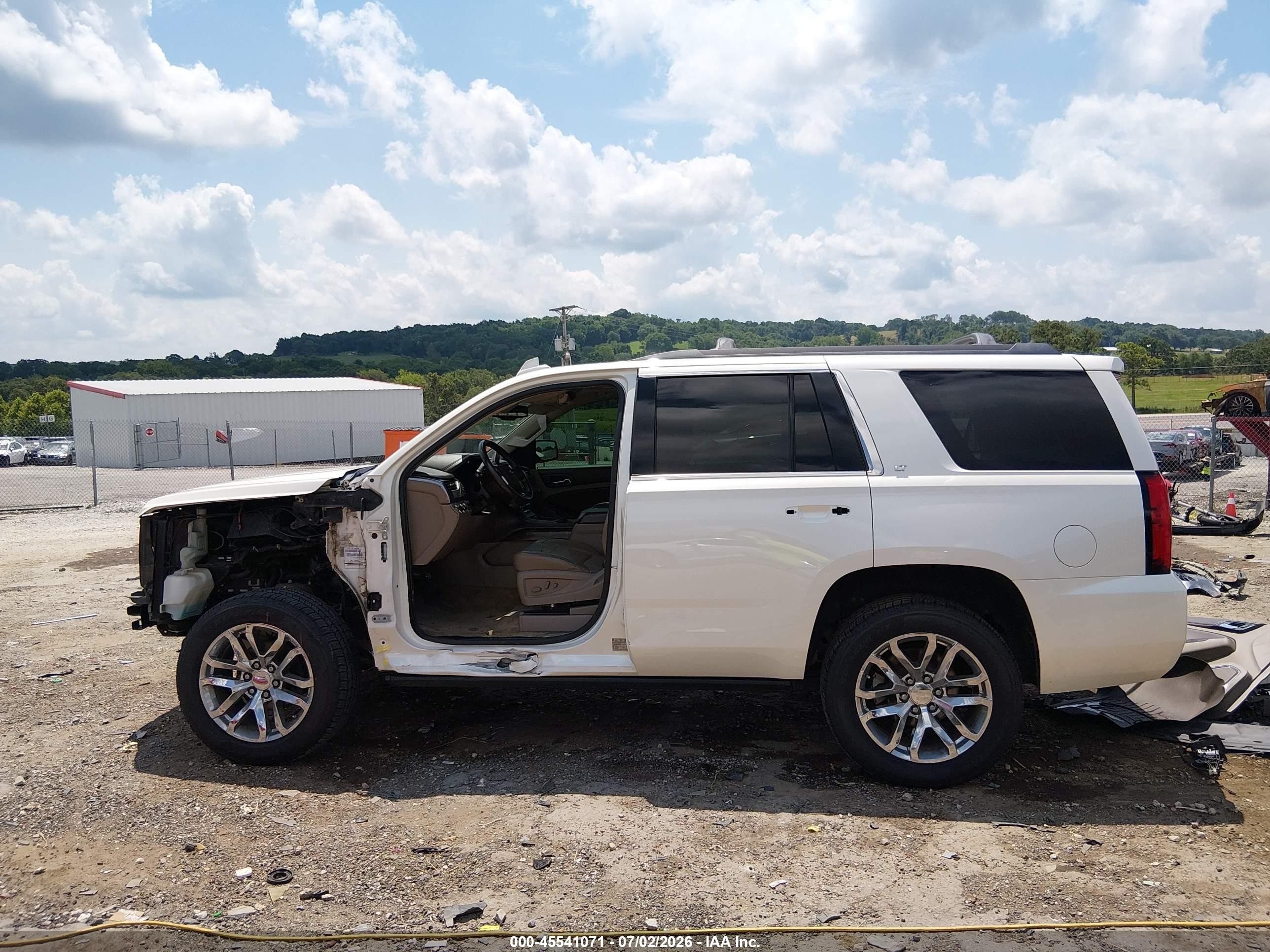 2015 Chevrolet Tahoe Lt White vin: 1GNSKBKC1FR502047