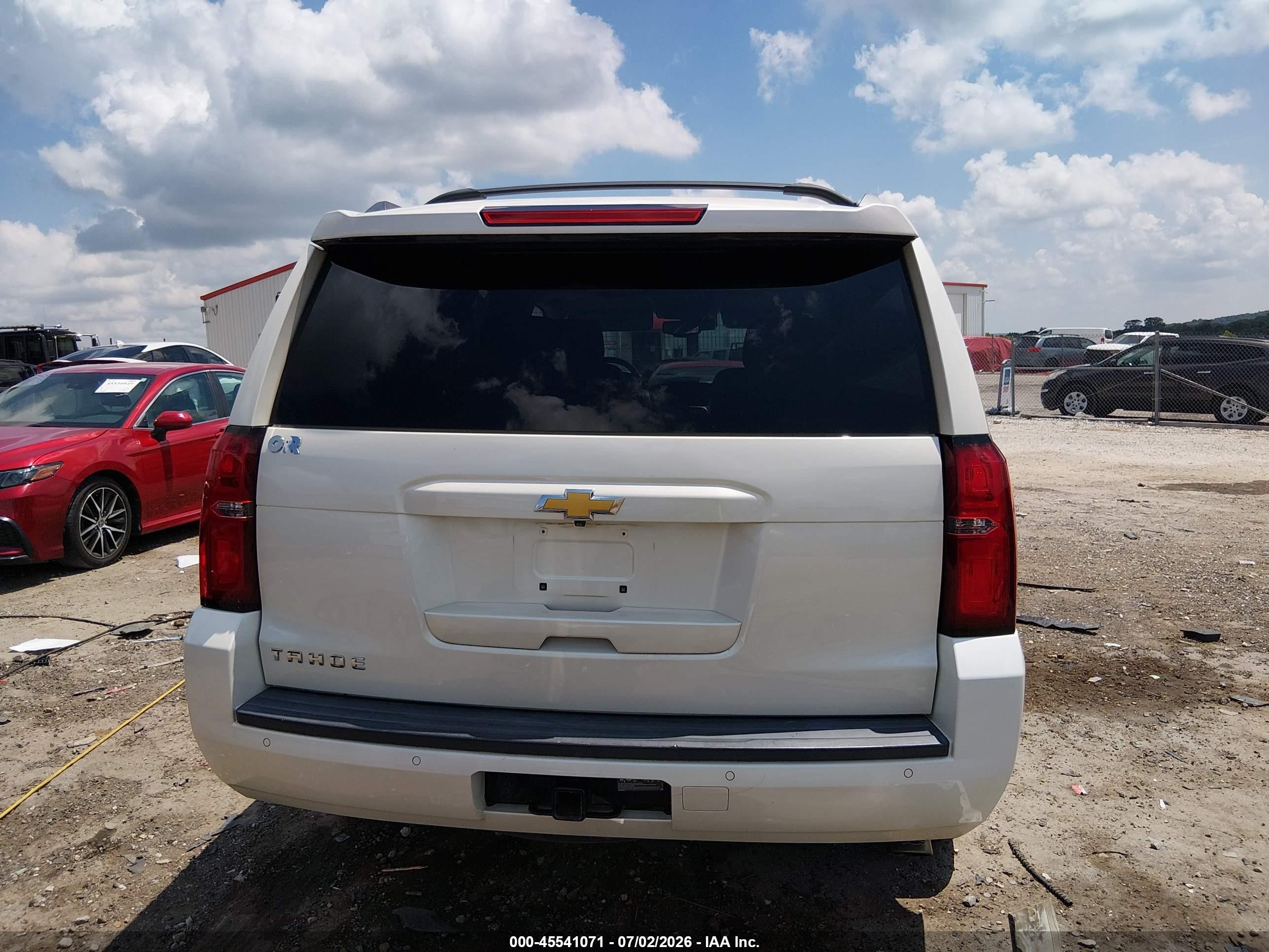 2015 Chevrolet Tahoe Lt White vin: 1GNSKBKC1FR502047