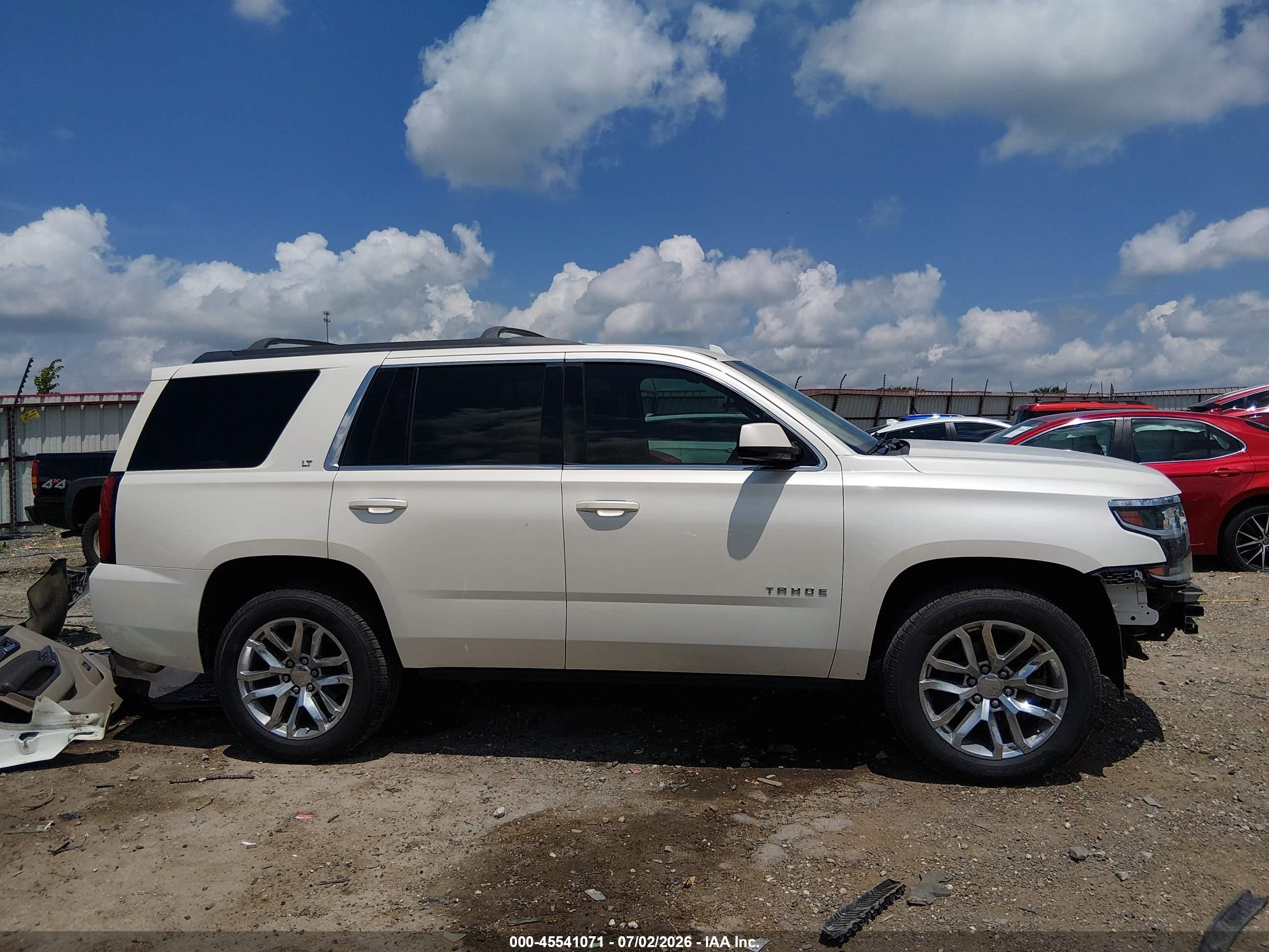 2015 Chevrolet Tahoe Lt White vin: 1GNSKBKC1FR502047