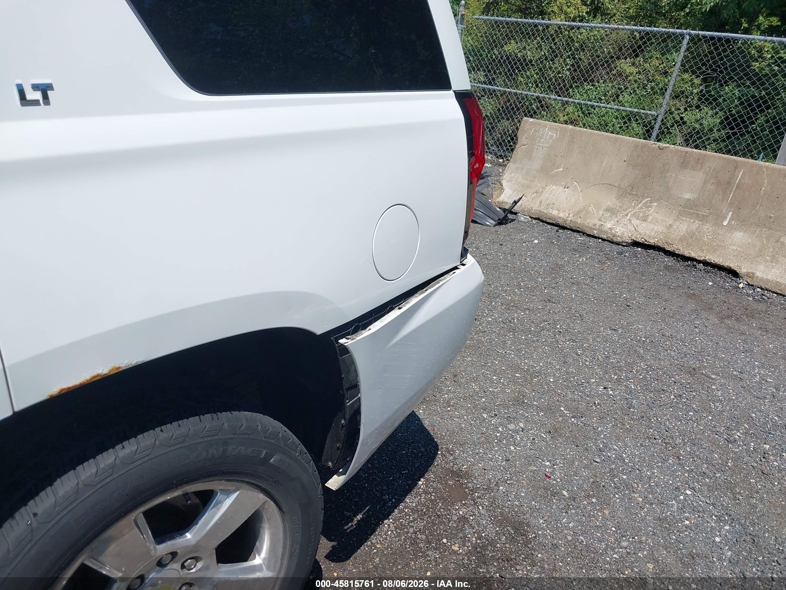 2015 Chevrolet Tahoe Lt White vin: 1GNSKBKC2FR109738