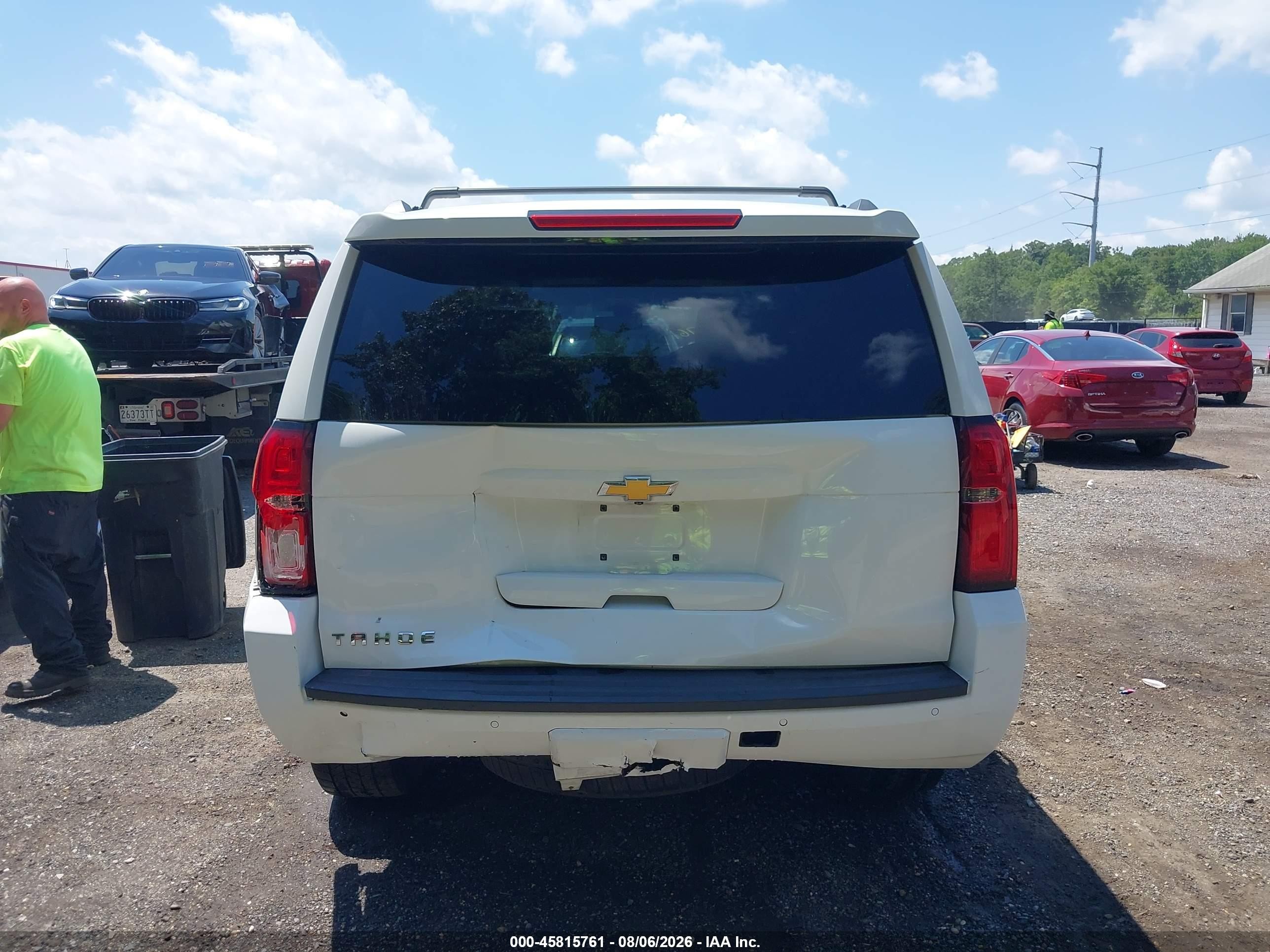 2015 Chevrolet Tahoe Lt White vin: 1GNSKBKC2FR109738