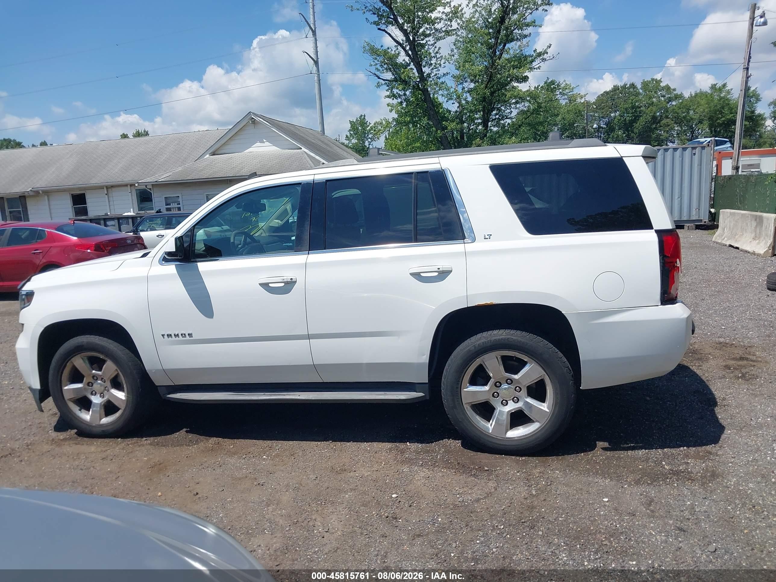 2015 Chevrolet Tahoe Lt White vin: 1GNSKBKC2FR109738