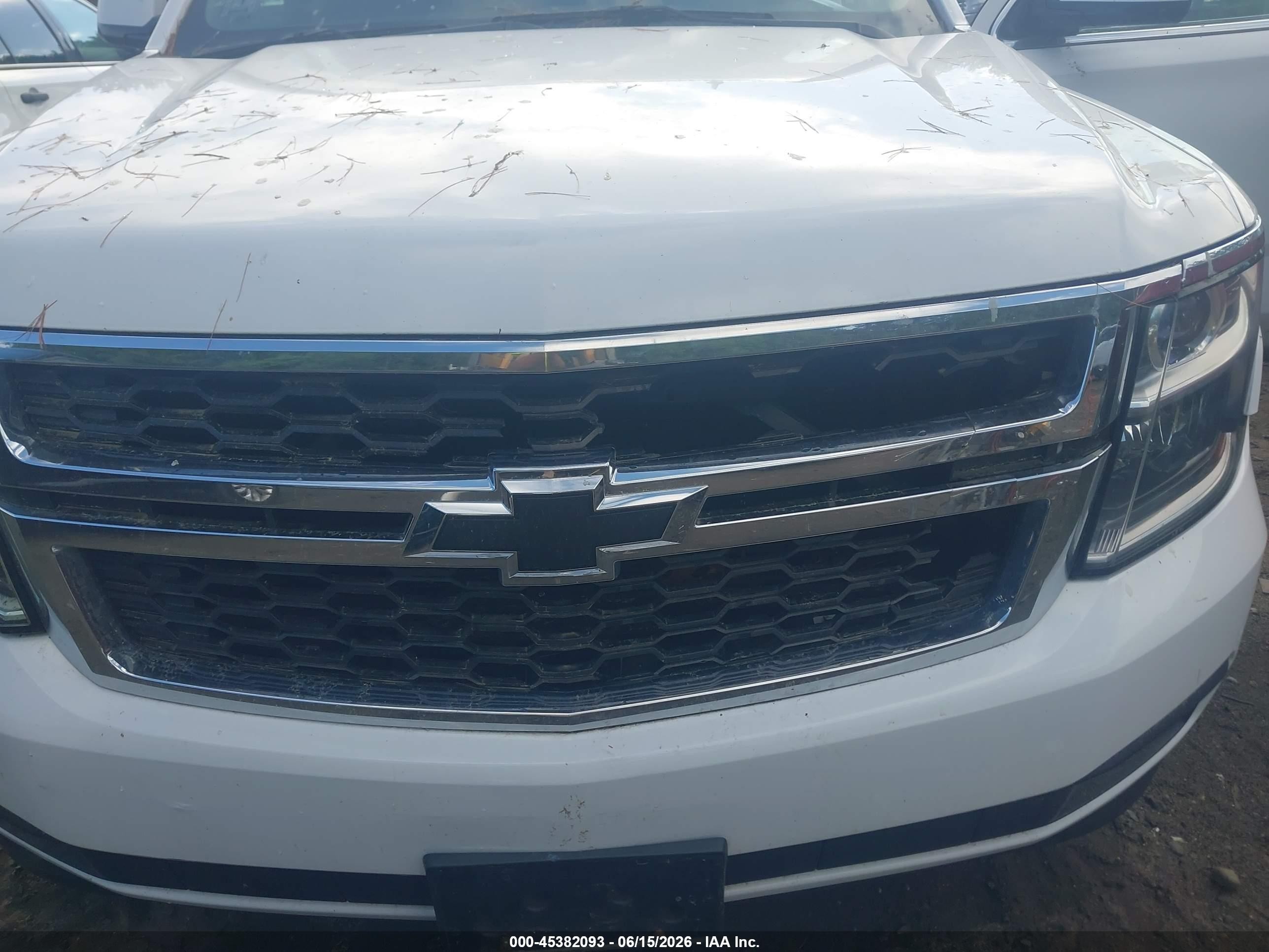 2015 Chevrolet Tahoe Lt White vin: 1GNSKBKC2FR291537