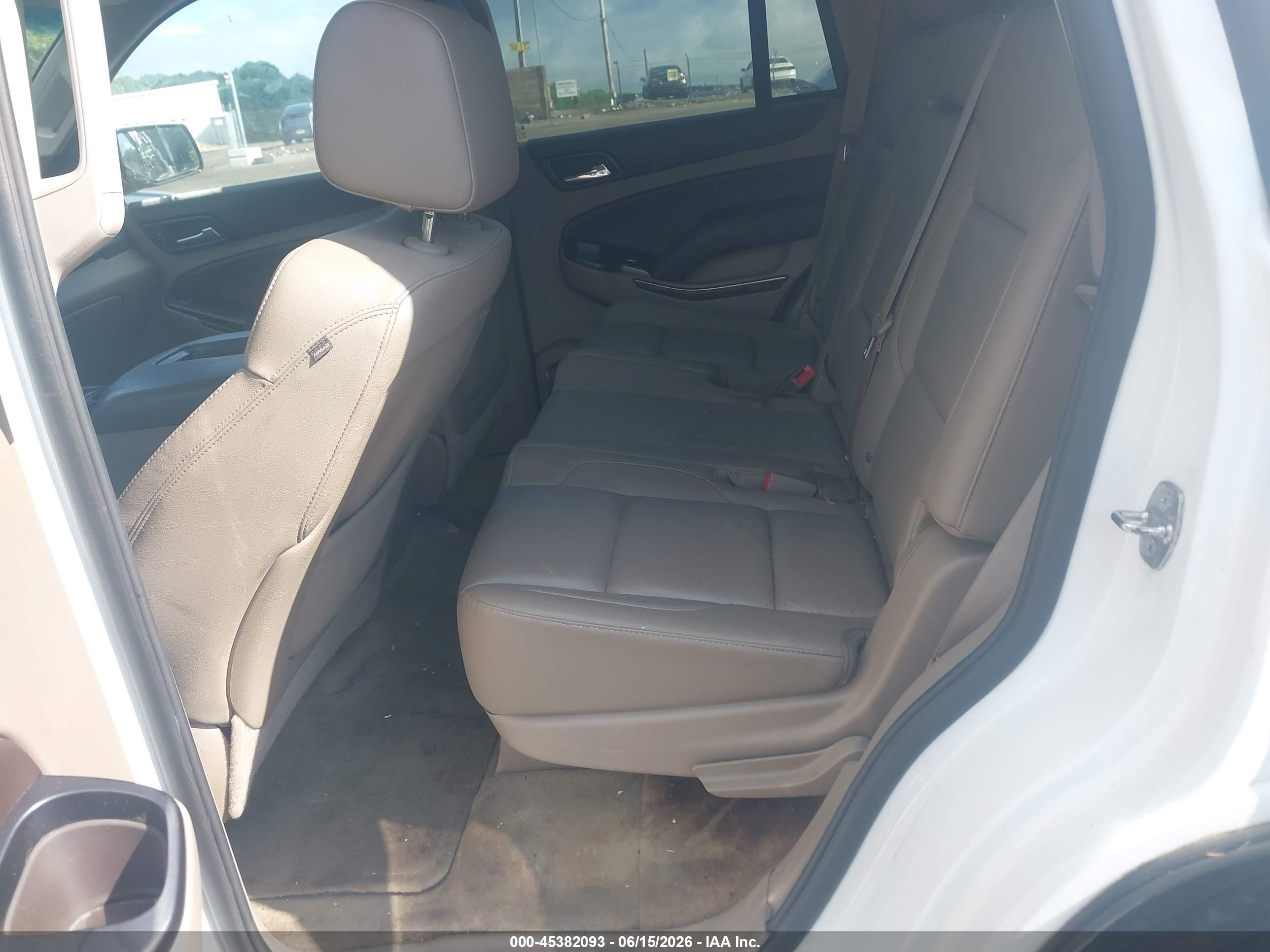 2015 Chevrolet Tahoe Lt White vin: 1GNSKBKC2FR291537