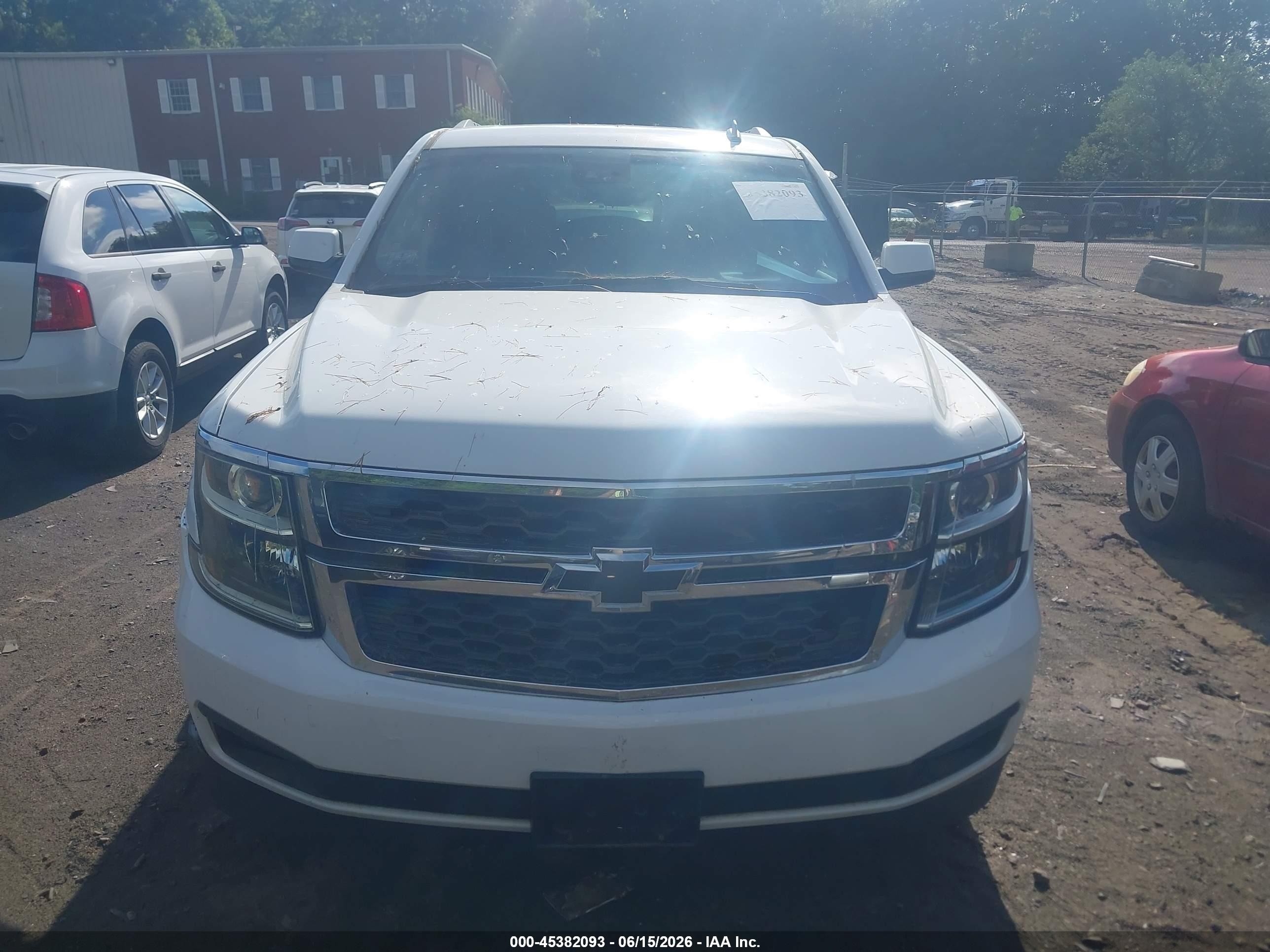 2015 Chevrolet Tahoe Lt White vin: 1GNSKBKC2FR291537
