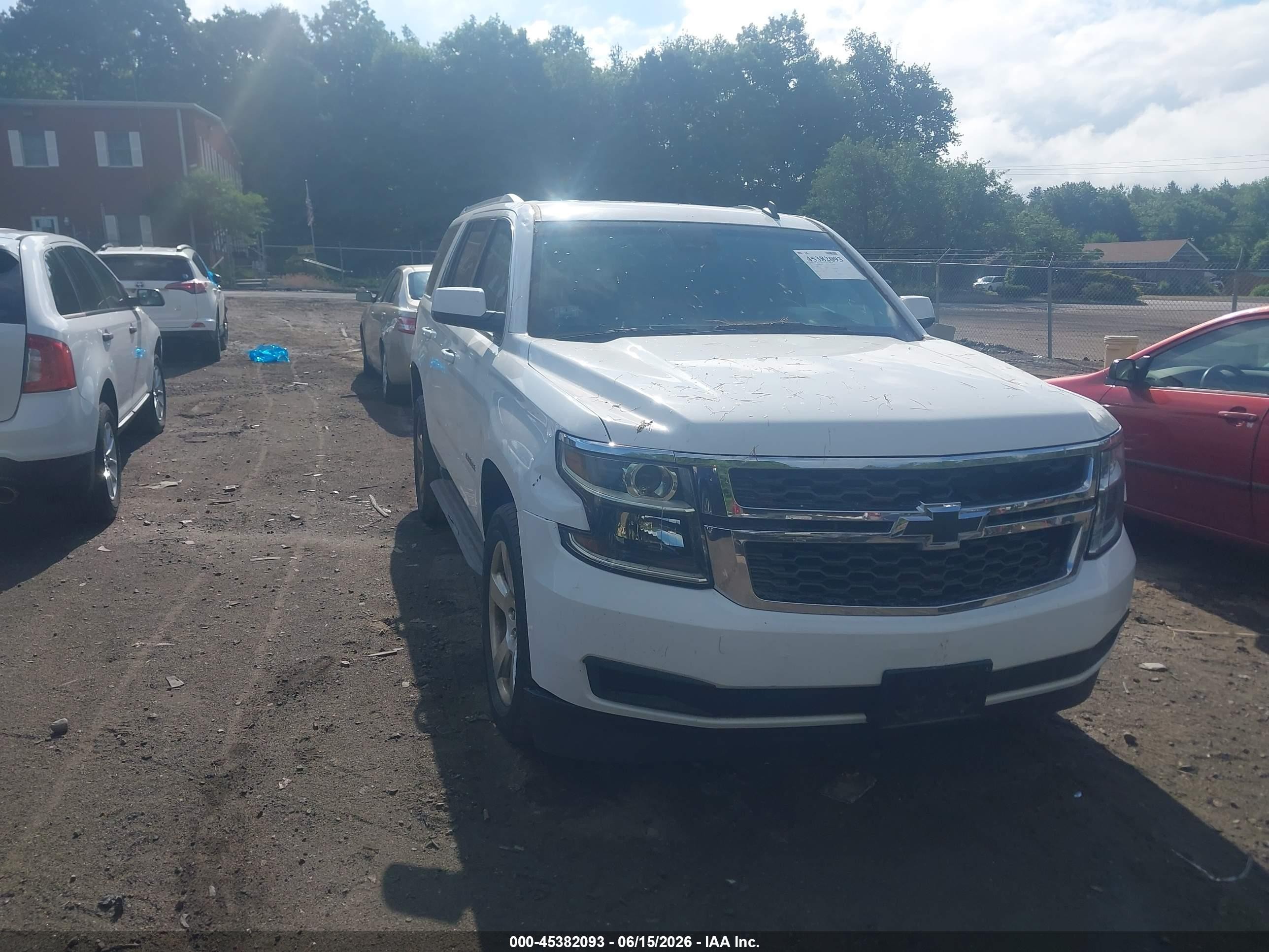 2015 Chevrolet Tahoe Lt White vin: 1GNSKBKC2FR291537