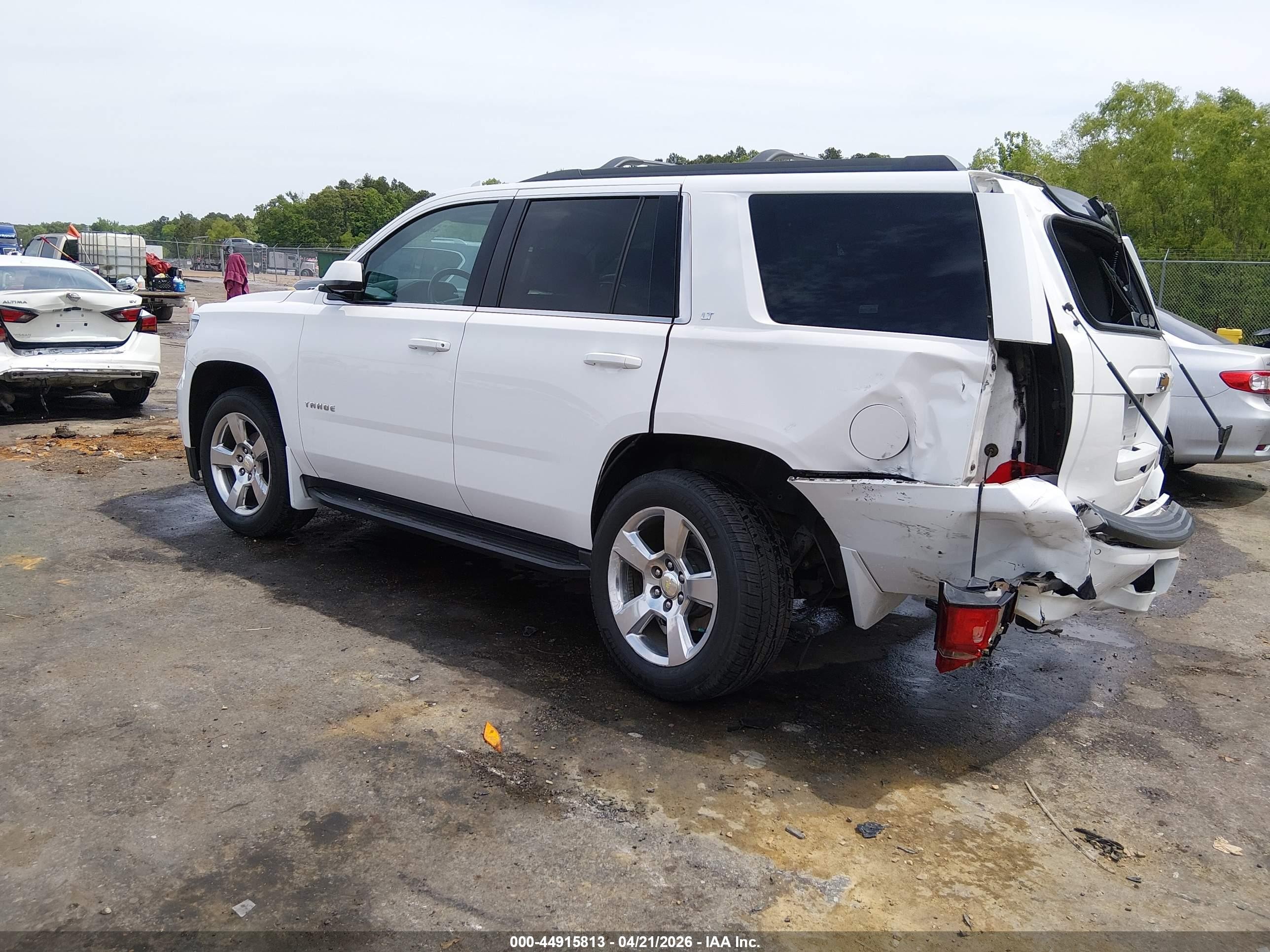 2015 Chevrolet Tahoe Lt White vin: 1GNSKBKC2FR683854
