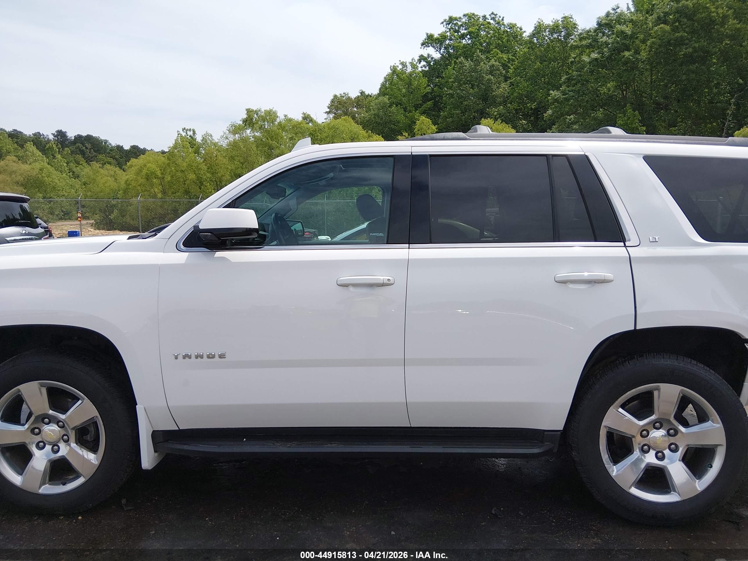 2015 Chevrolet Tahoe Lt White vin: 1GNSKBKC2FR683854