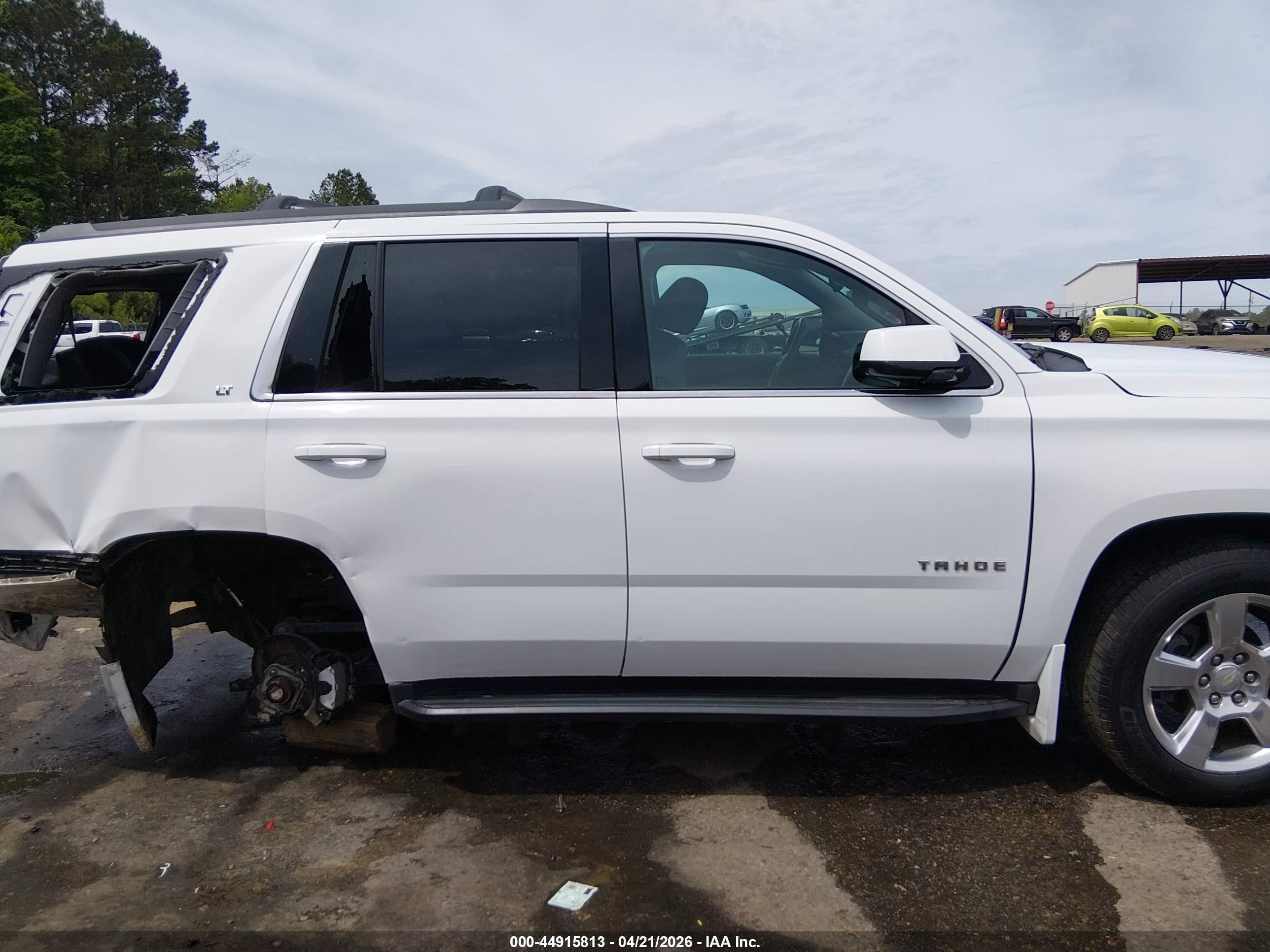 2015 Chevrolet Tahoe Lt White vin: 1GNSKBKC2FR683854