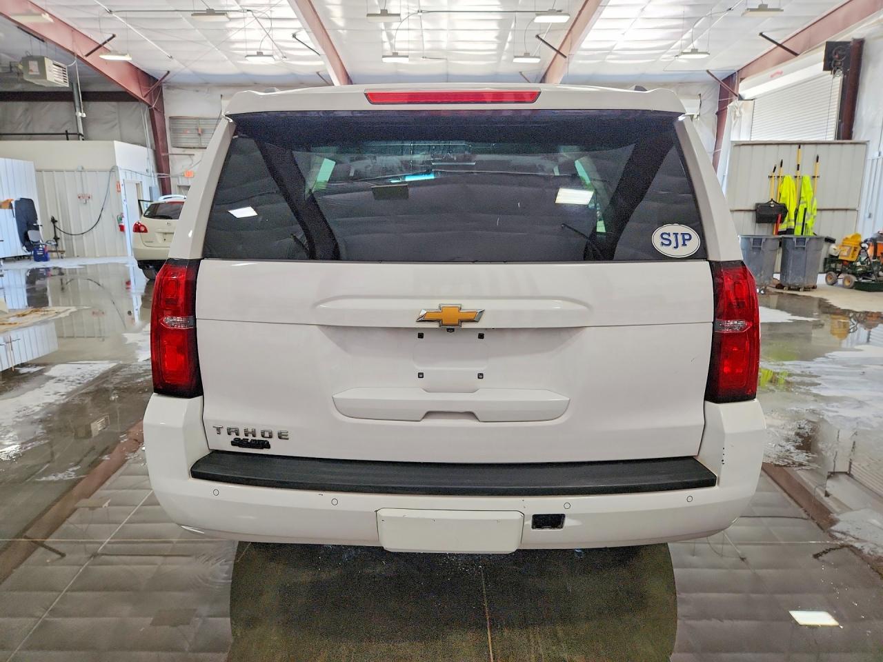 2015 Chevrolet Tahoe K1500 Lt White vin: 1GNSKBKC3FR118707