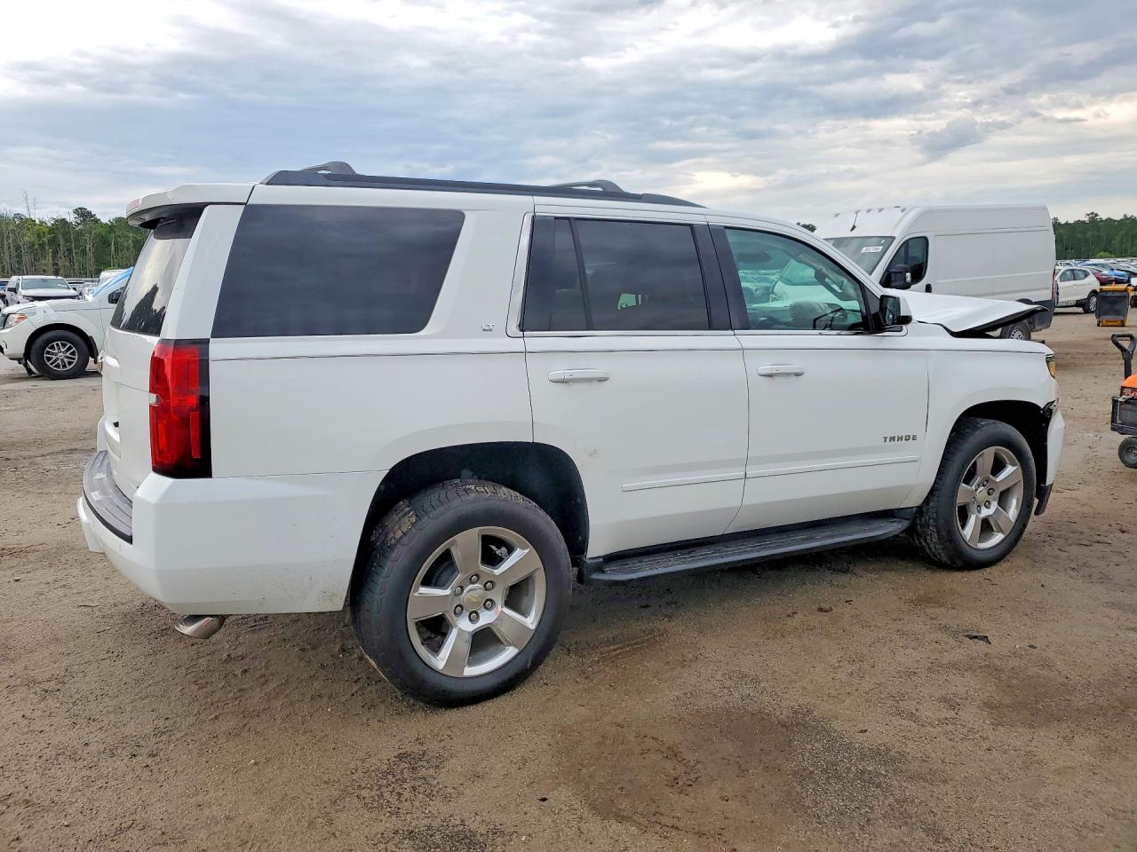 2015 Chevrolet Tahoe K1500 Lt White vin: 1GNSKBKC3FR126645
