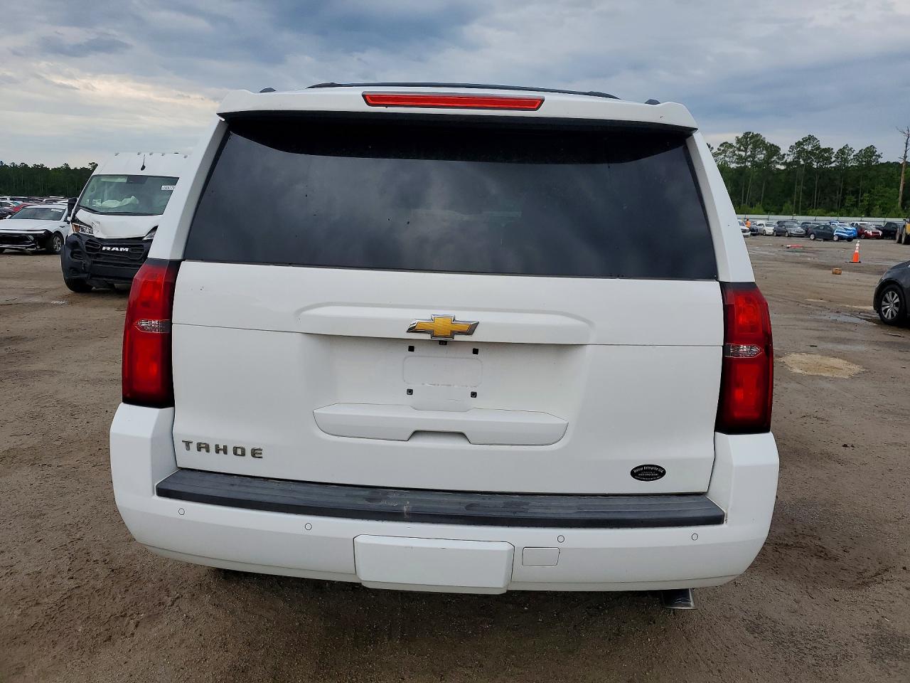 2015 Chevrolet Tahoe K1500 Lt White vin: 1GNSKBKC3FR126645
