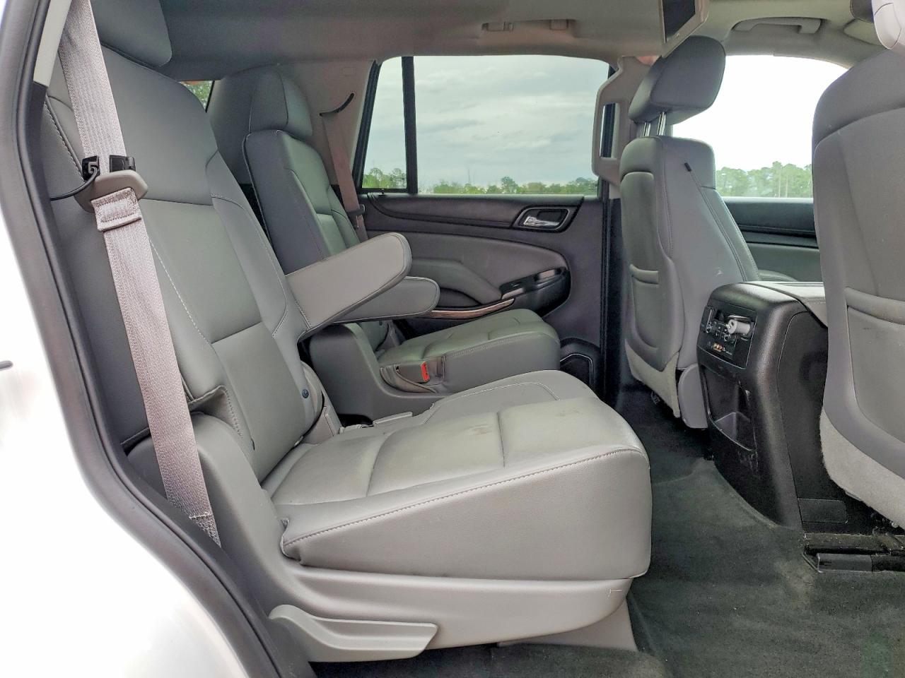 2015 Chevrolet Tahoe K1500 Lt White vin: 1GNSKBKC3FR126645