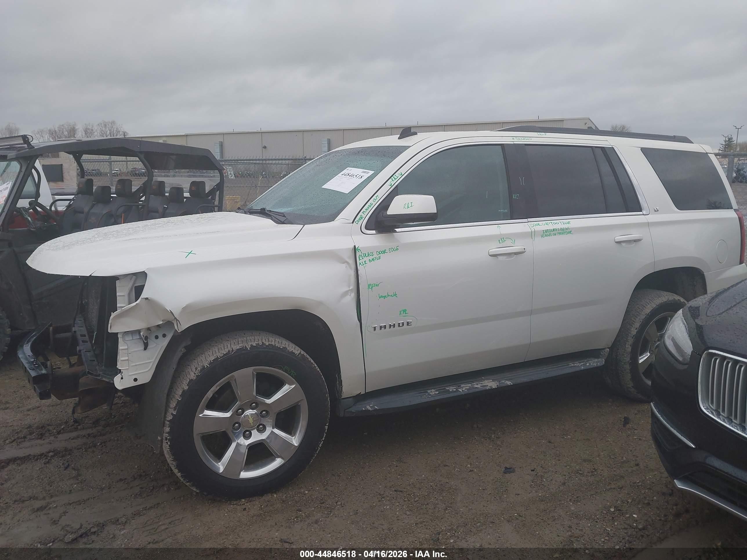 2015 Chevrolet Tahoe Lt White vin: 1GNSKBKC3FR152243